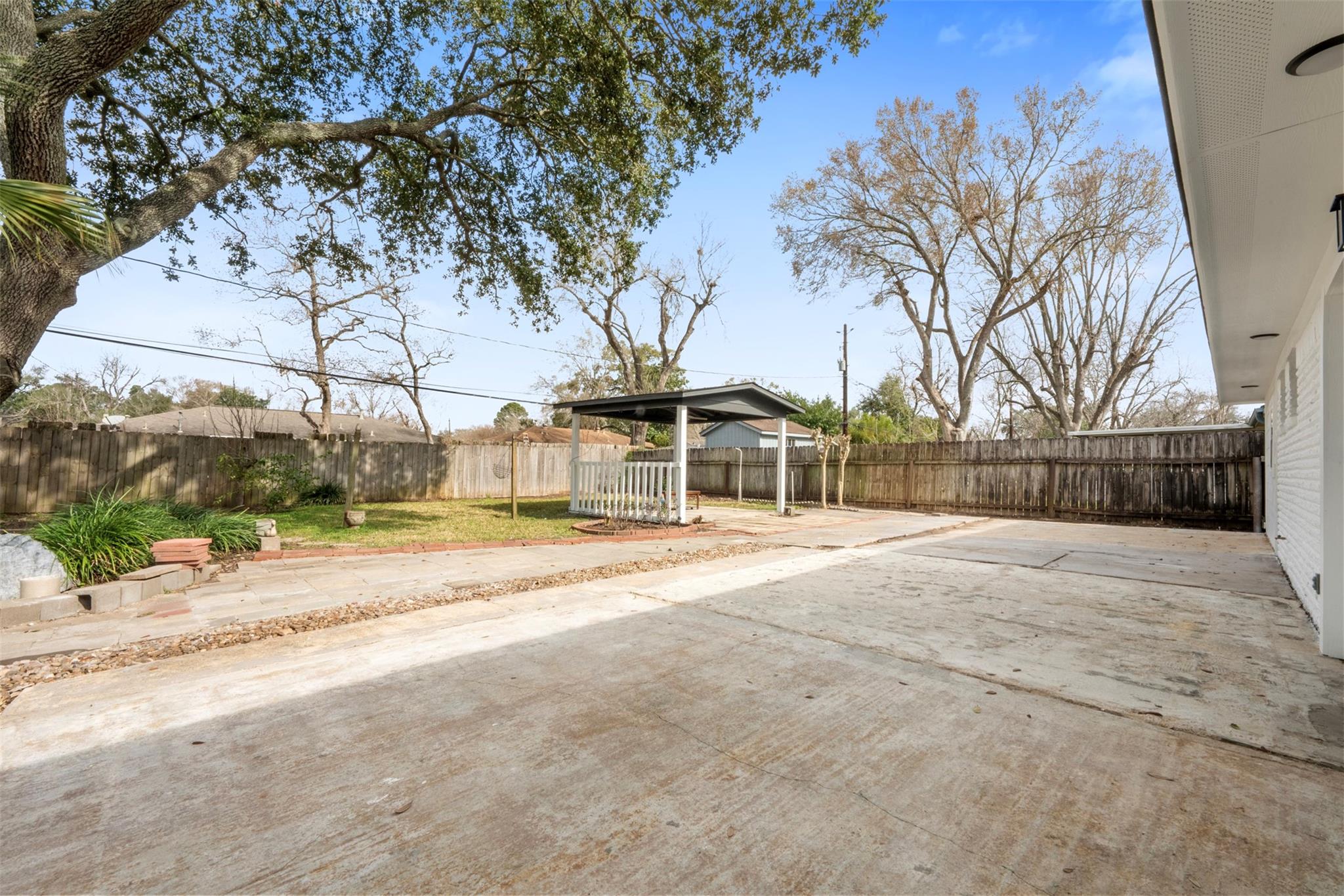 5734 Farwell Drive