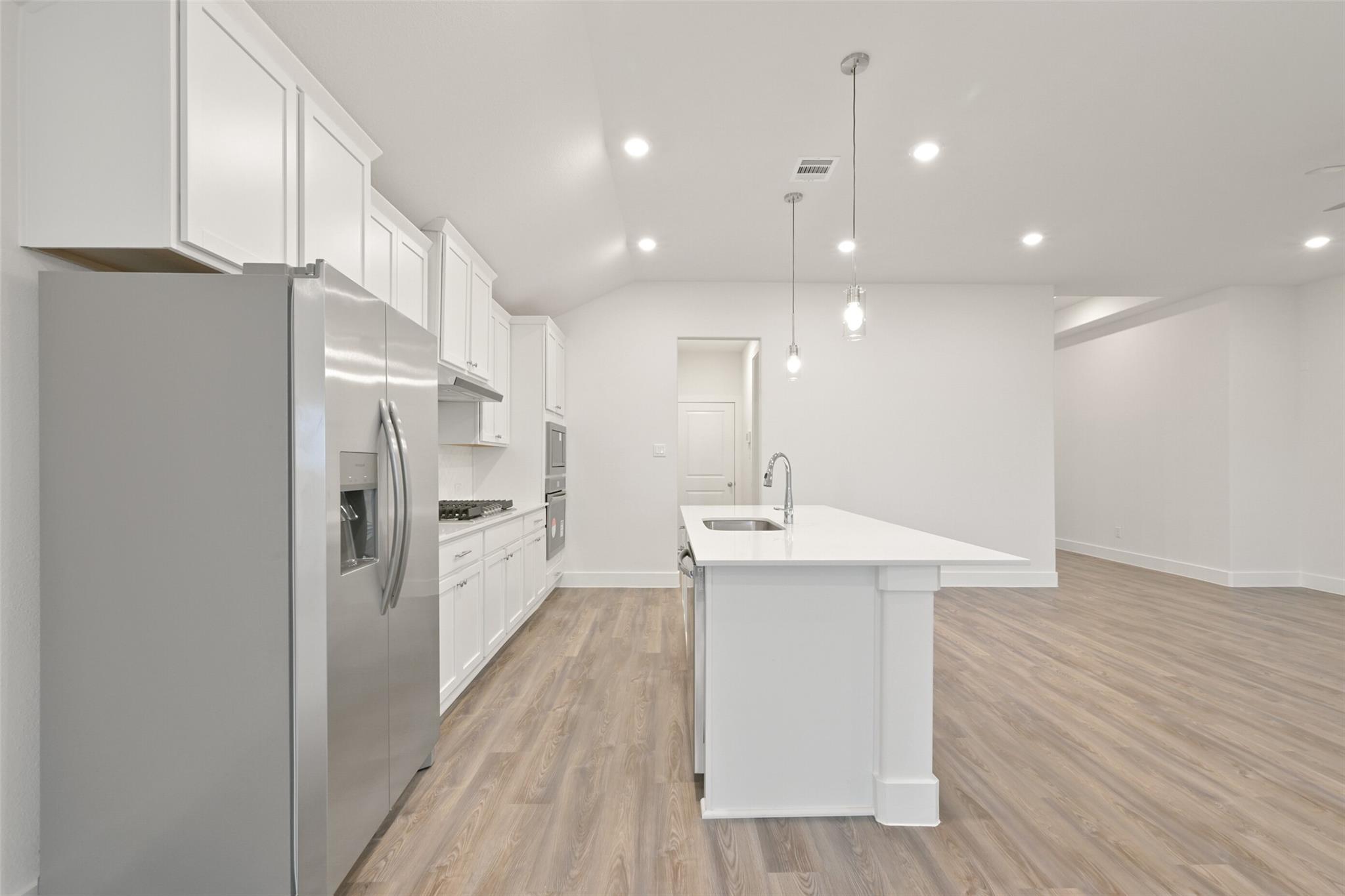 1541 Apache Heights Drive