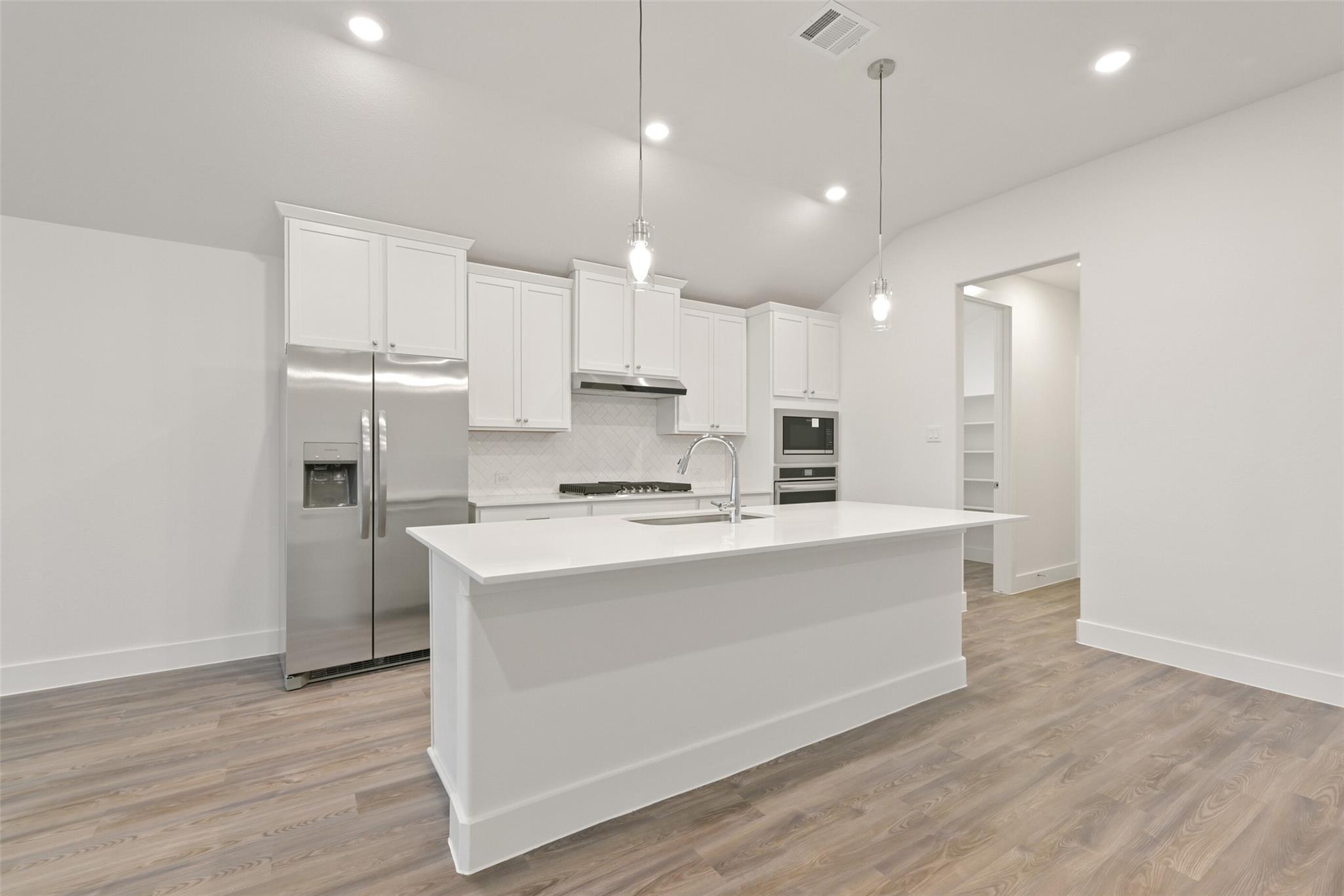 1541 Apache Heights Drive
