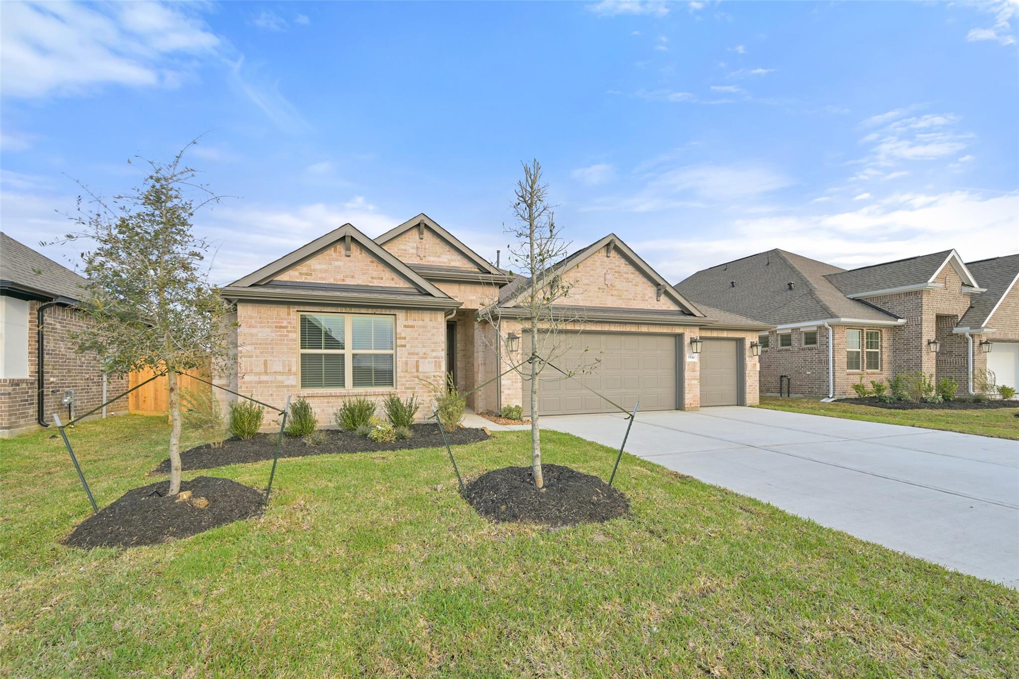 1541 Apache Heights Drive