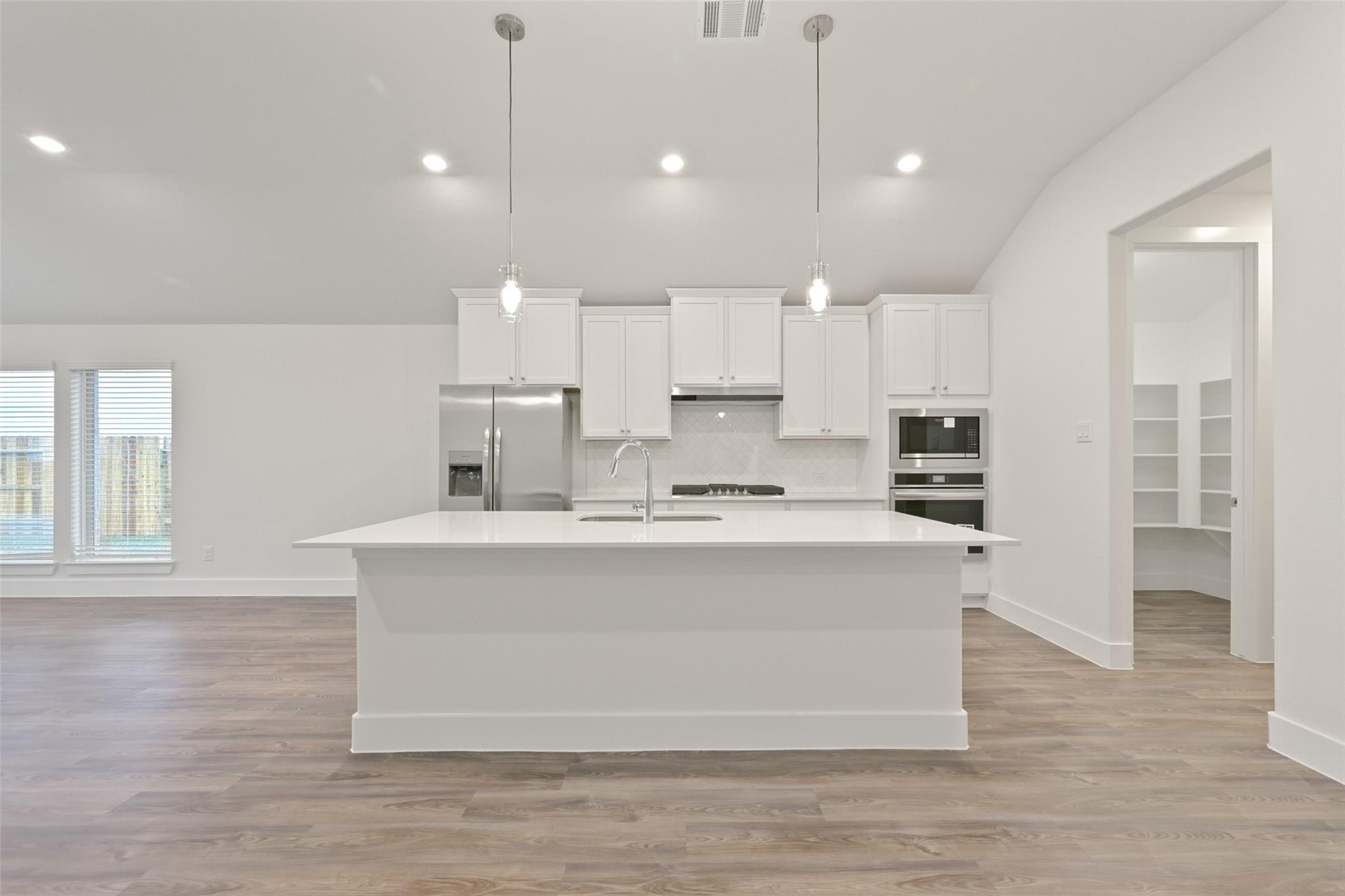 1541 Apache Heights Drive
