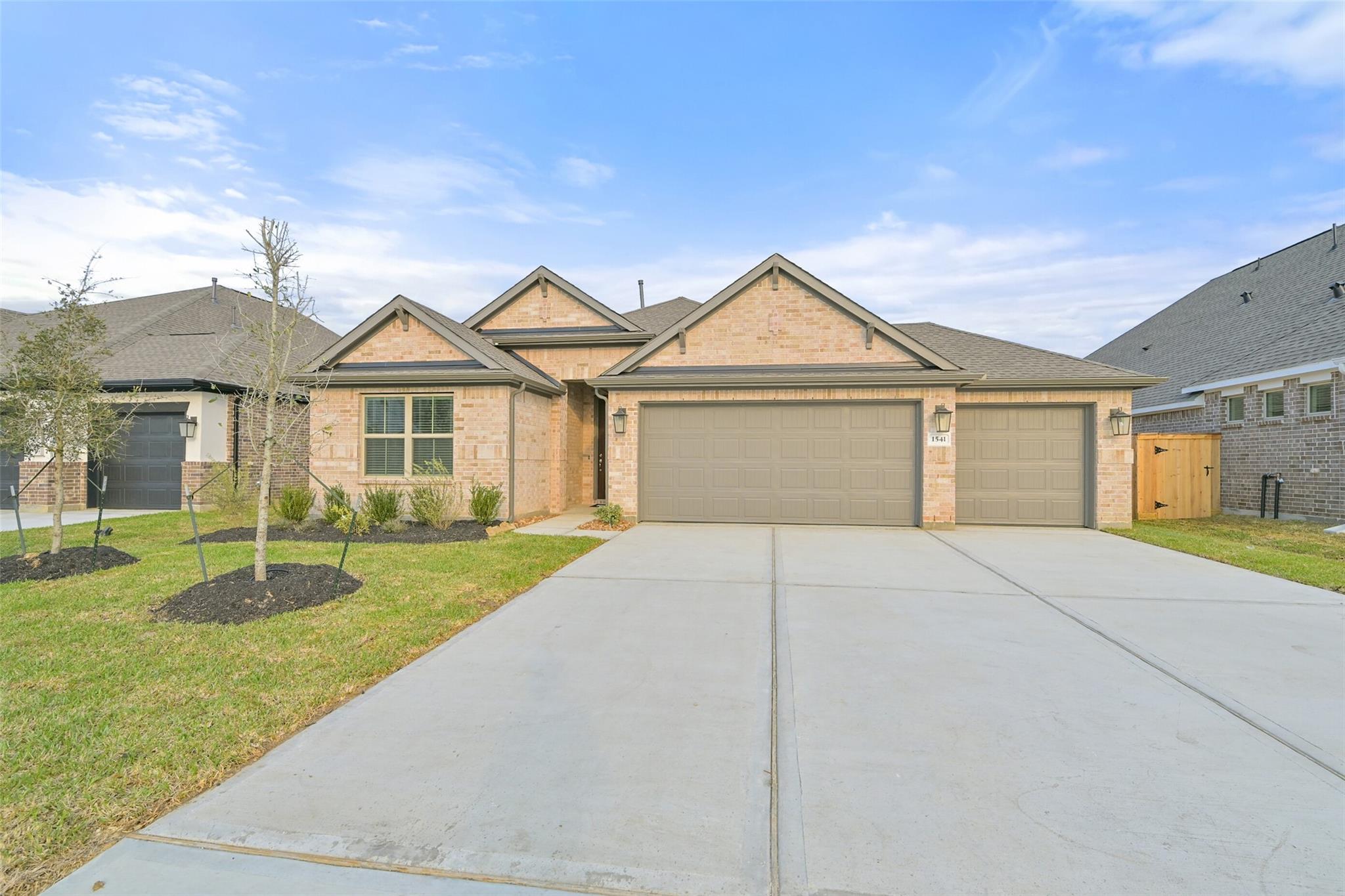 1541 Apache Heights Drive
