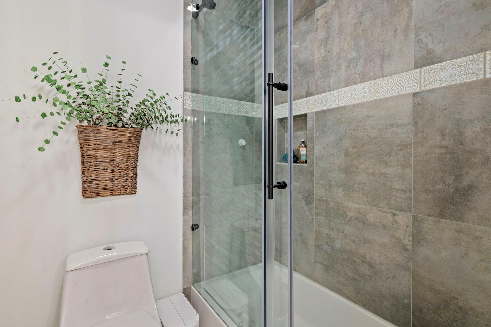 9822 Crestwater Circle