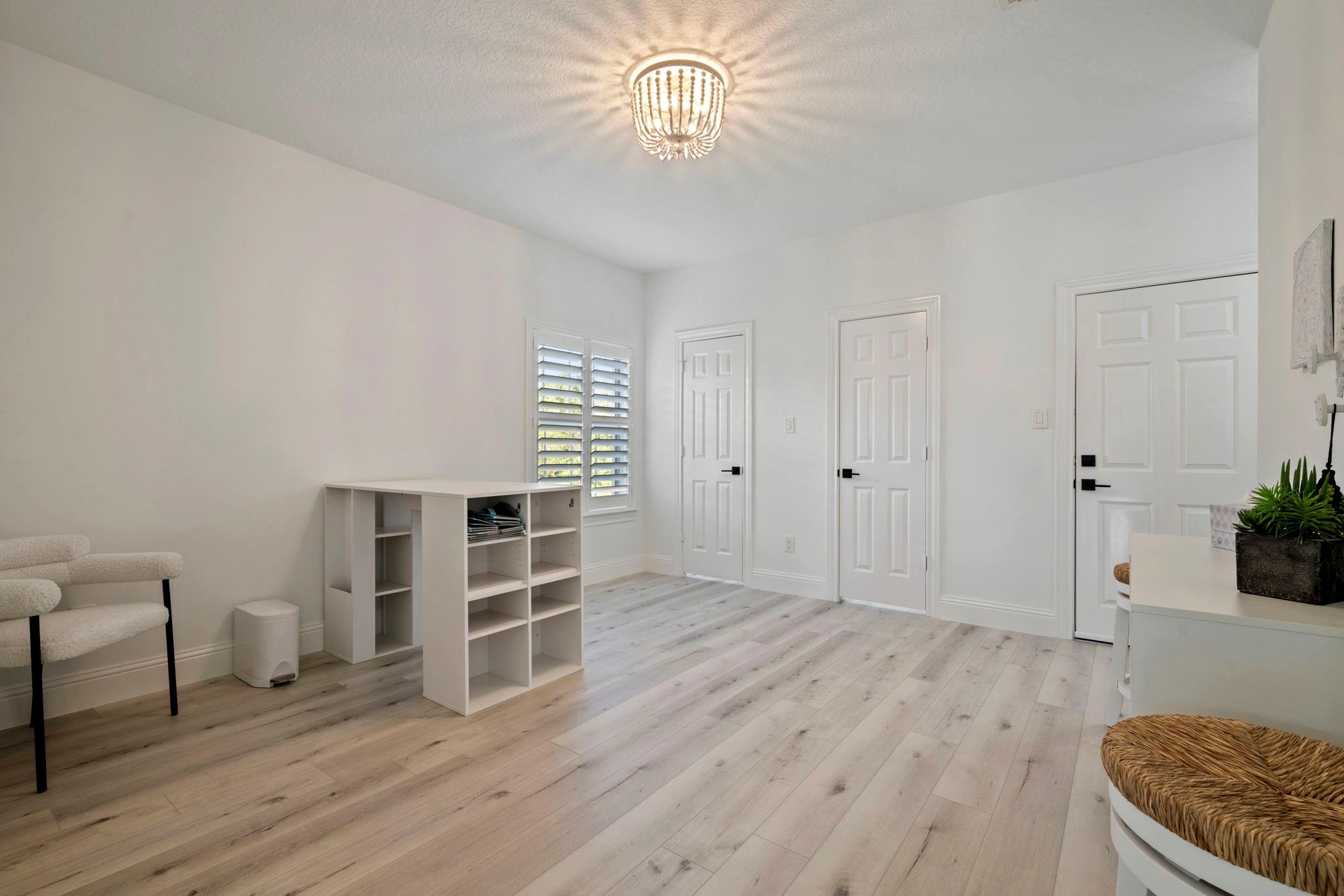 9822 Crestwater Circle