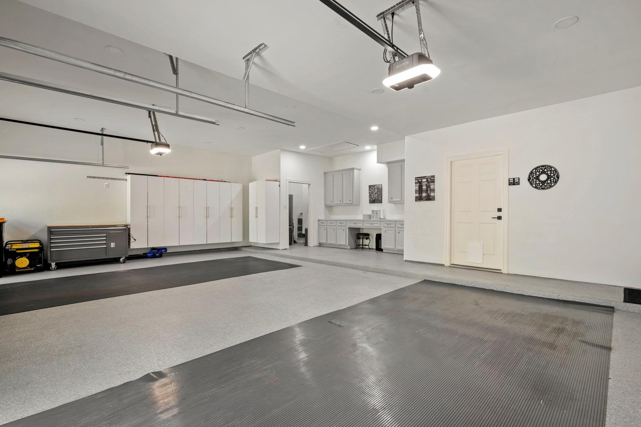 9822 Crestwater Circle