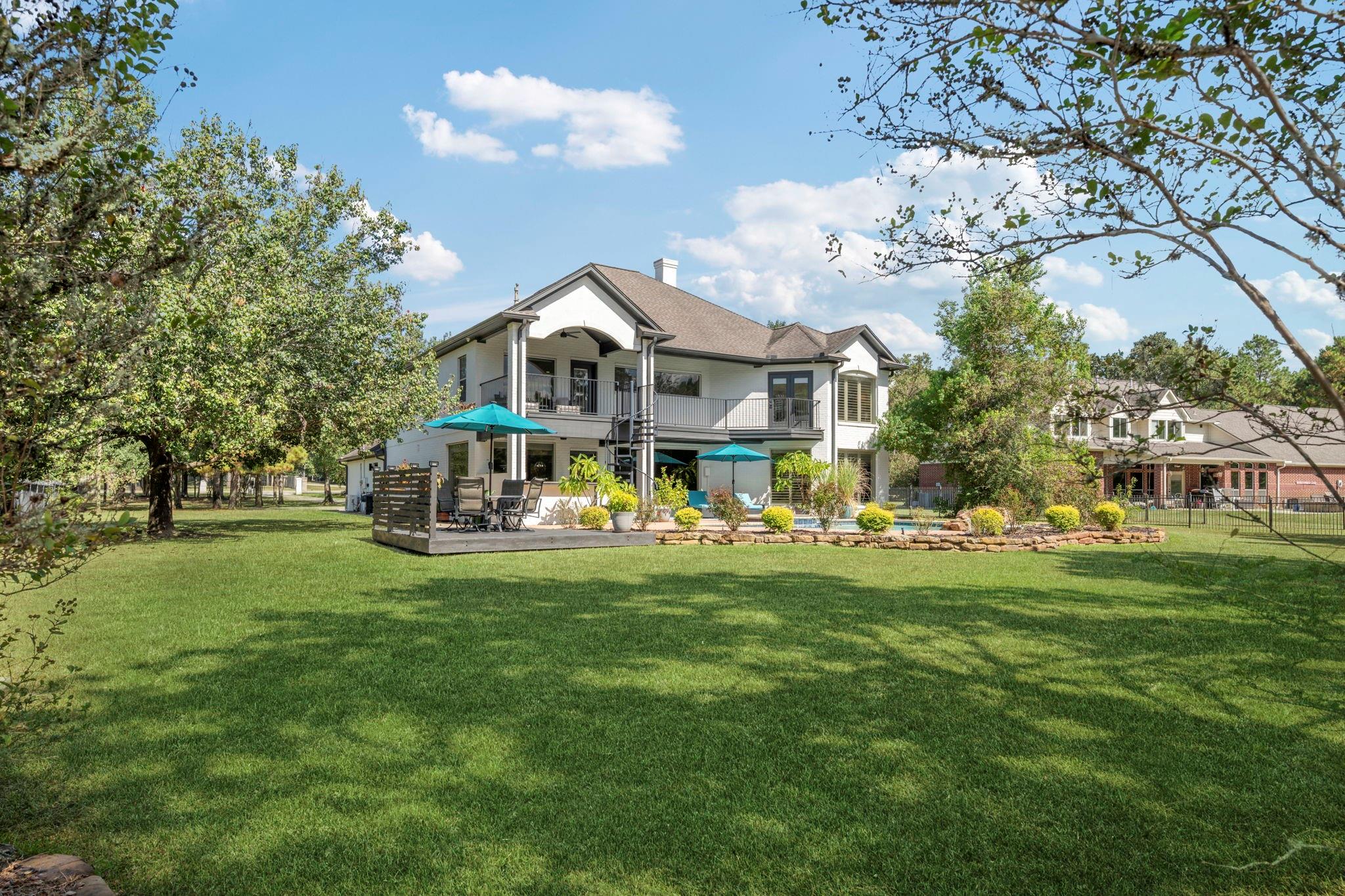 9822 Crestwater Circle