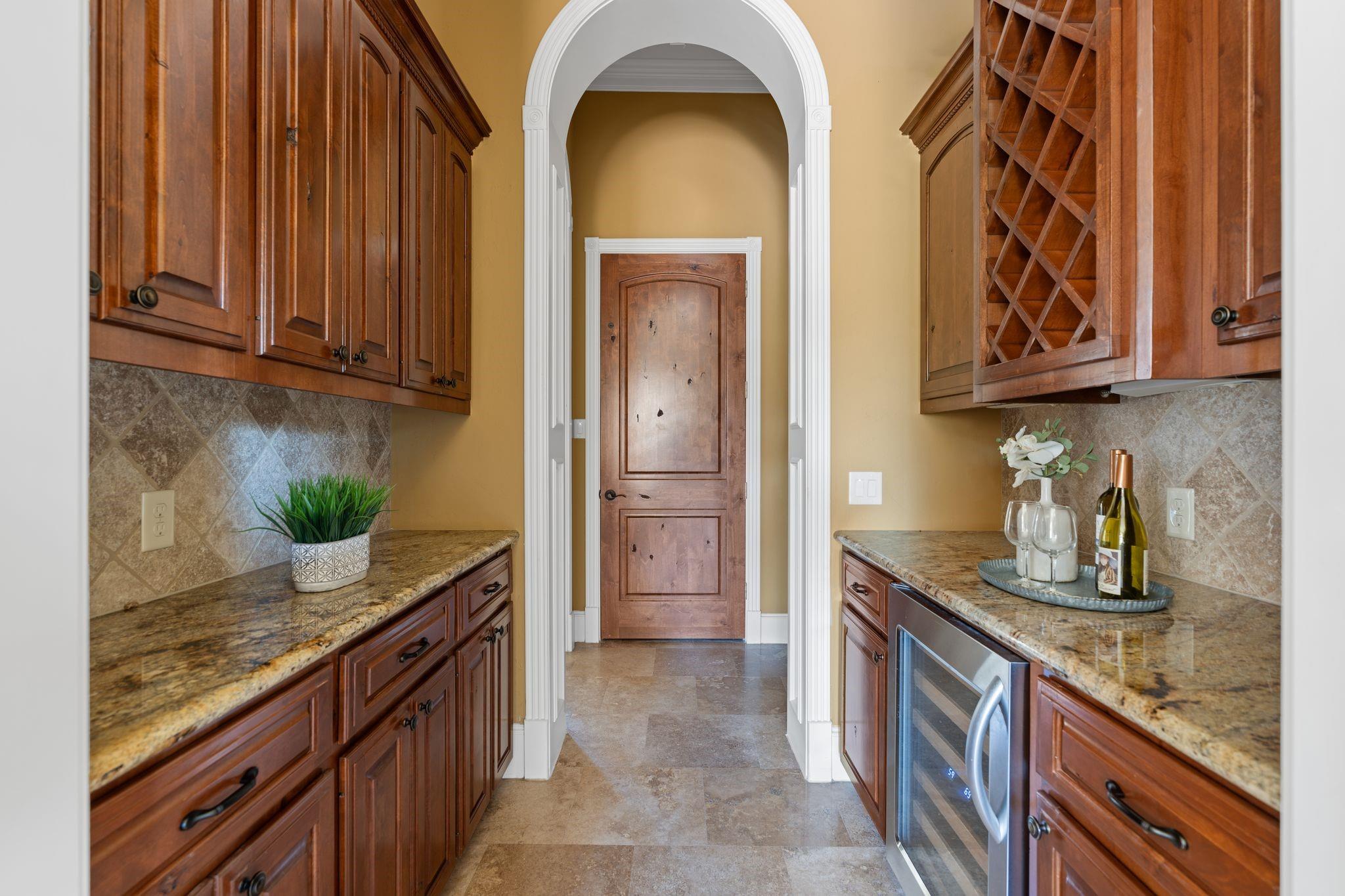 16502 Glorietta Turn