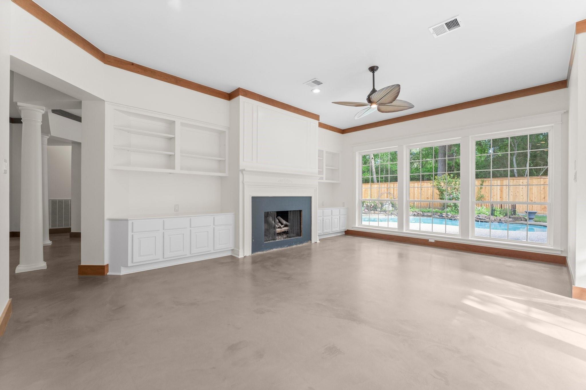 106 N Floral Leaf Circle