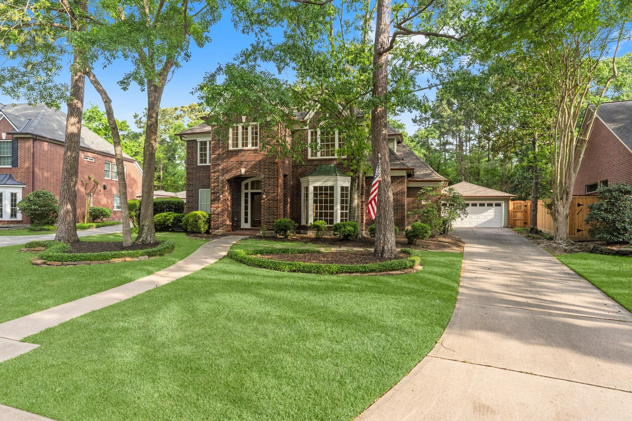 106 N Floral Leaf Circle