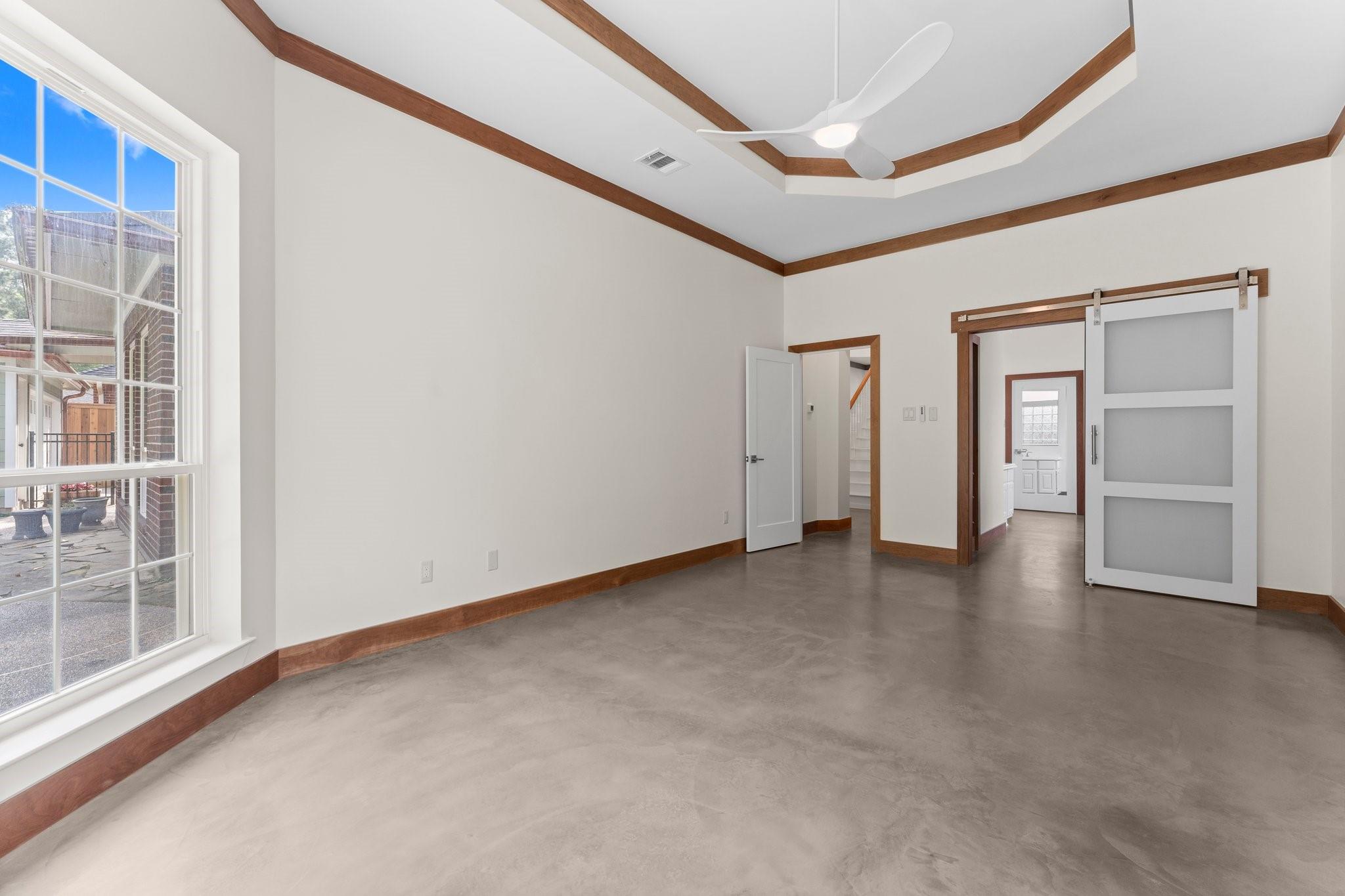 106 N Floral Leaf Circle