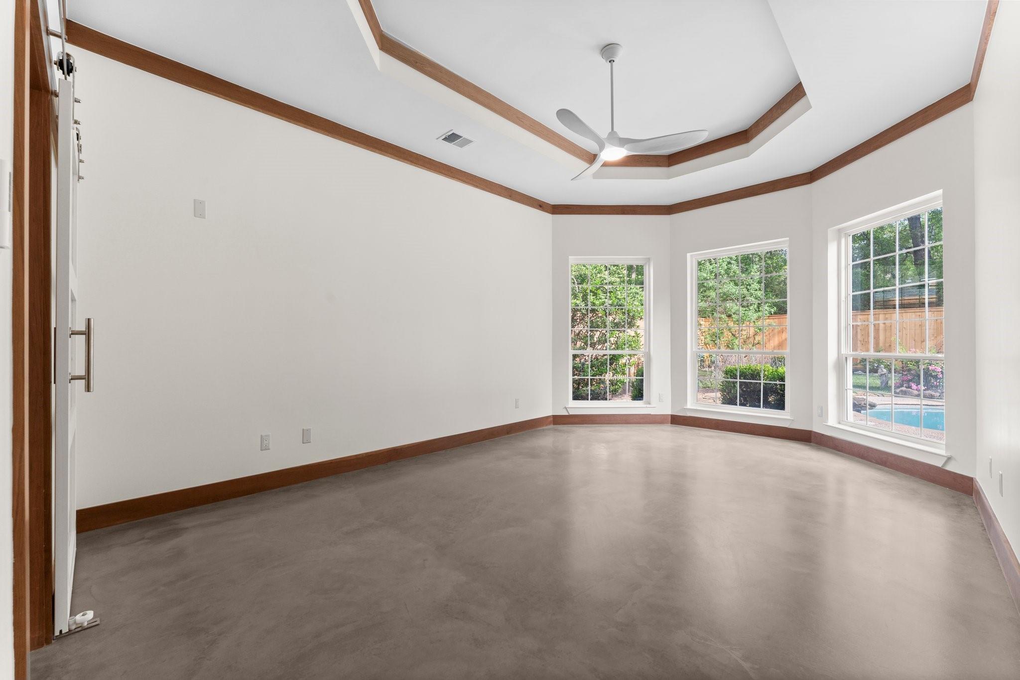 106 N Floral Leaf Circle