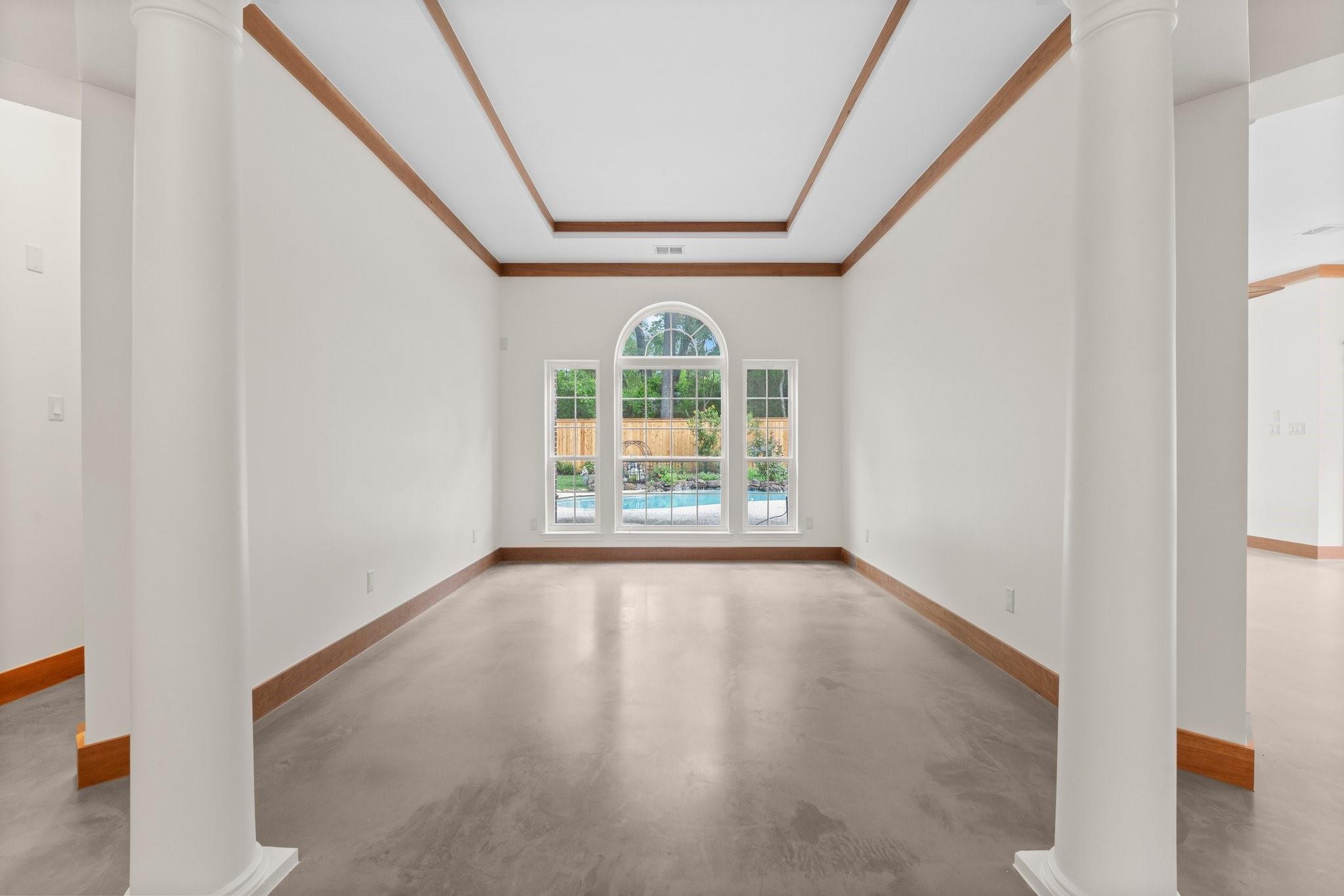 106 N Floral Leaf Circle