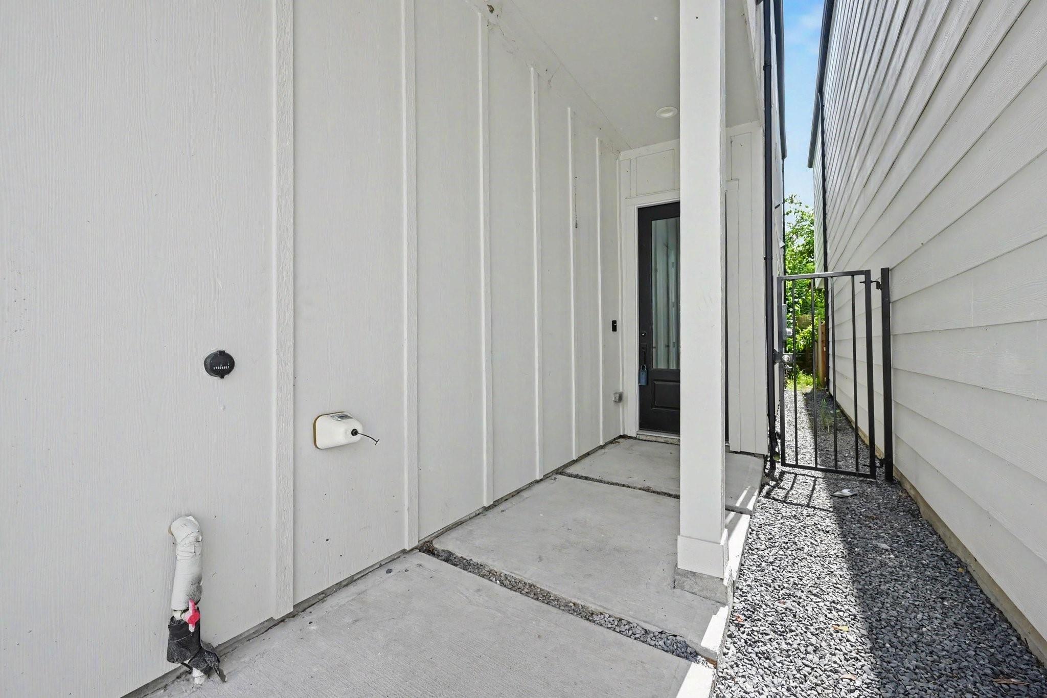 5734 White Magnolia Street