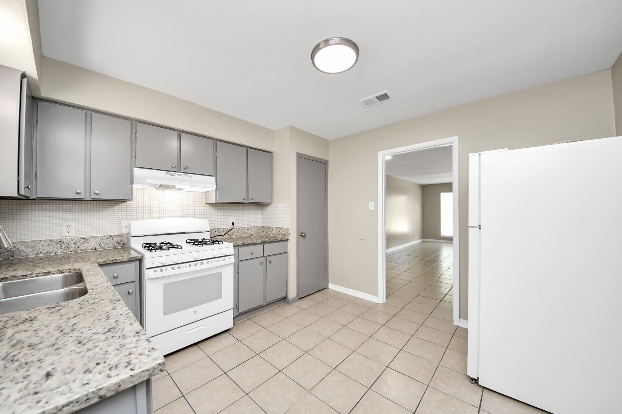 1736 Crestdale Drive # 8