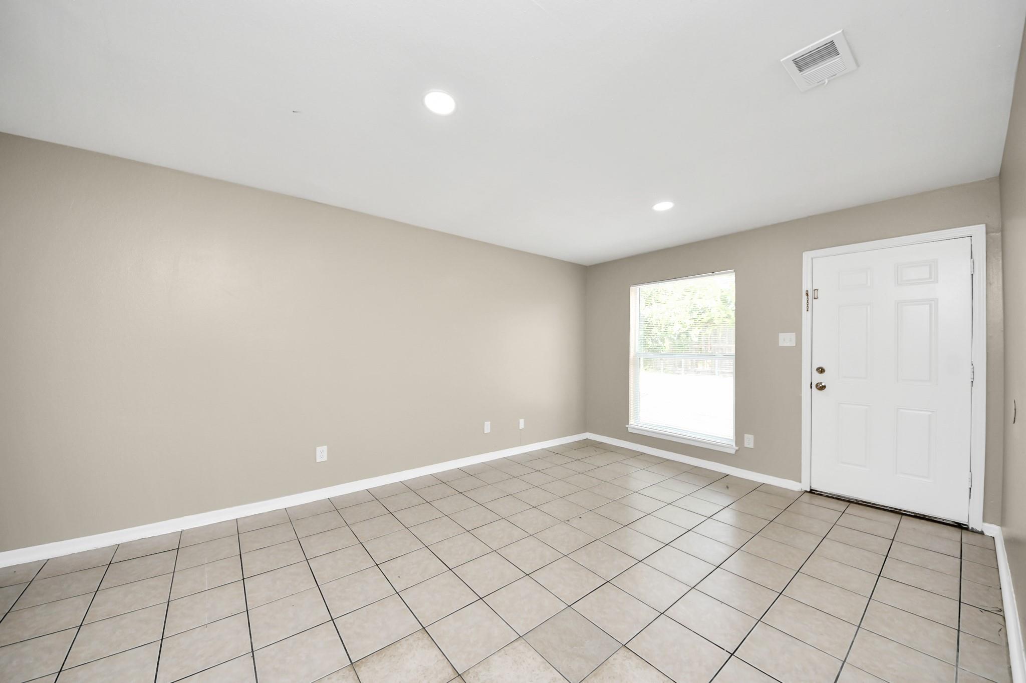 1736 Crestdale Drive # 8