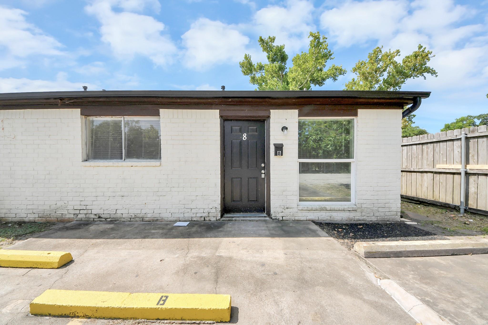 1736 Crestdale Drive # 8