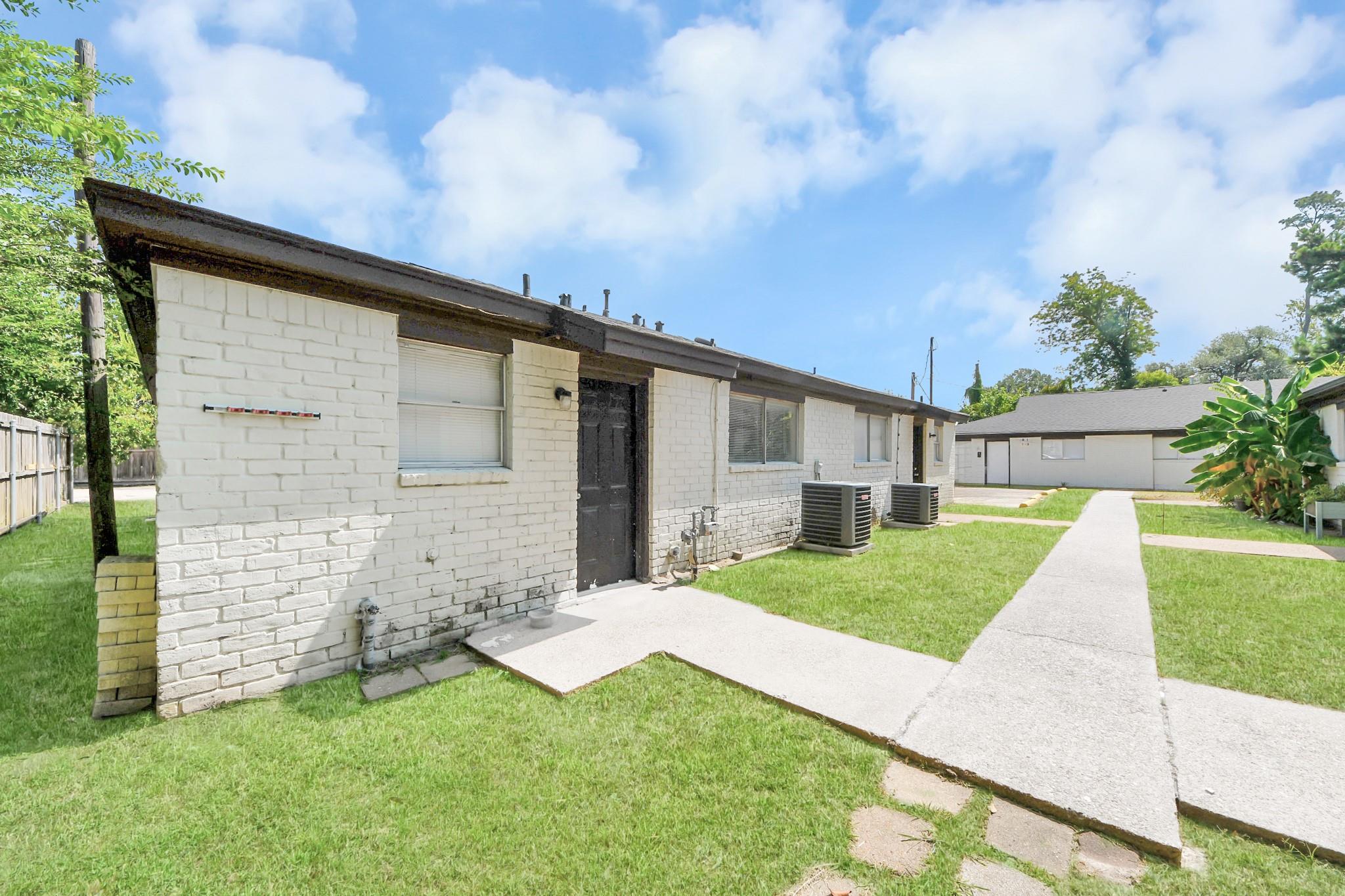 1736 Crestdale Drive # 8