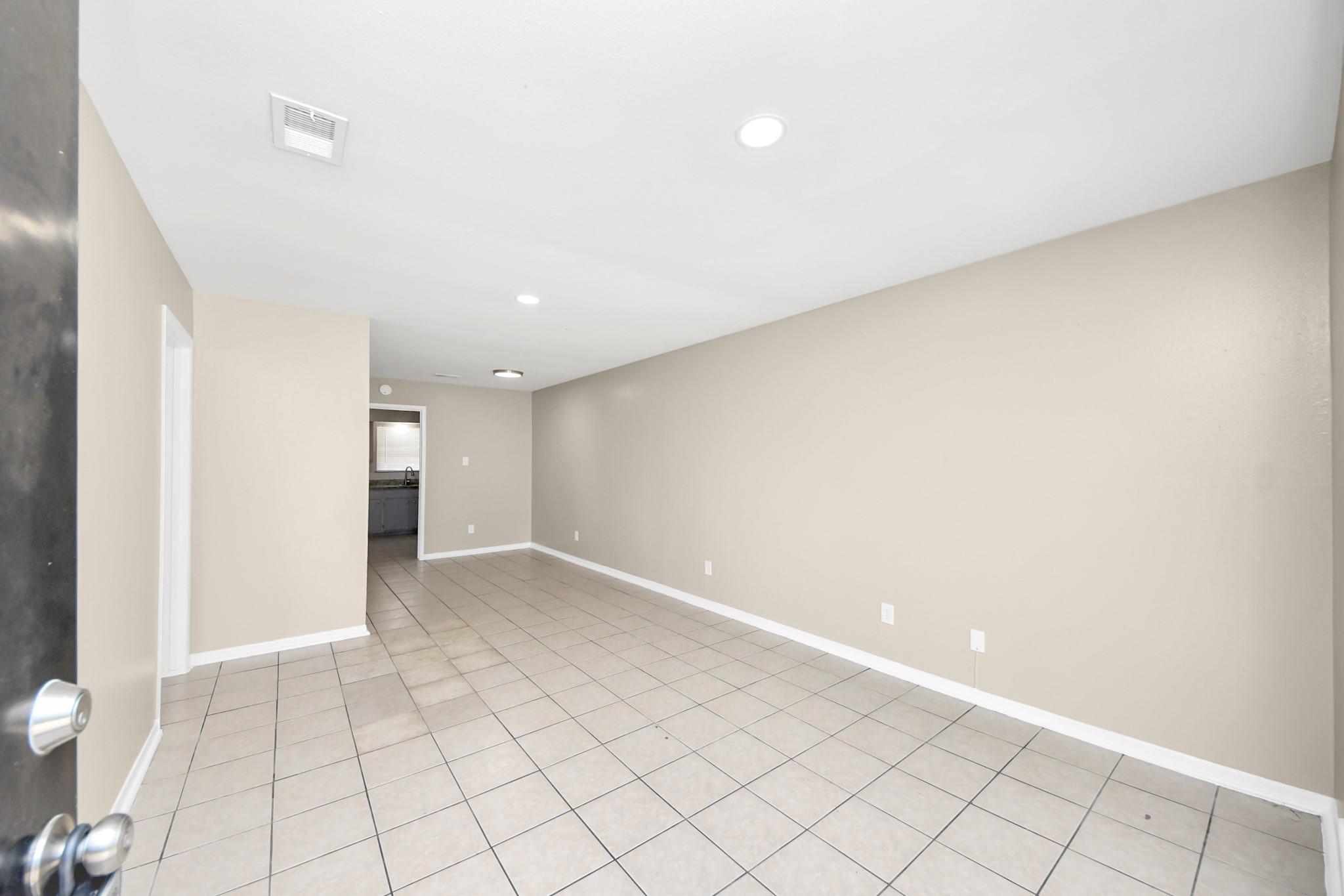 1736 Crestdale Drive # 8