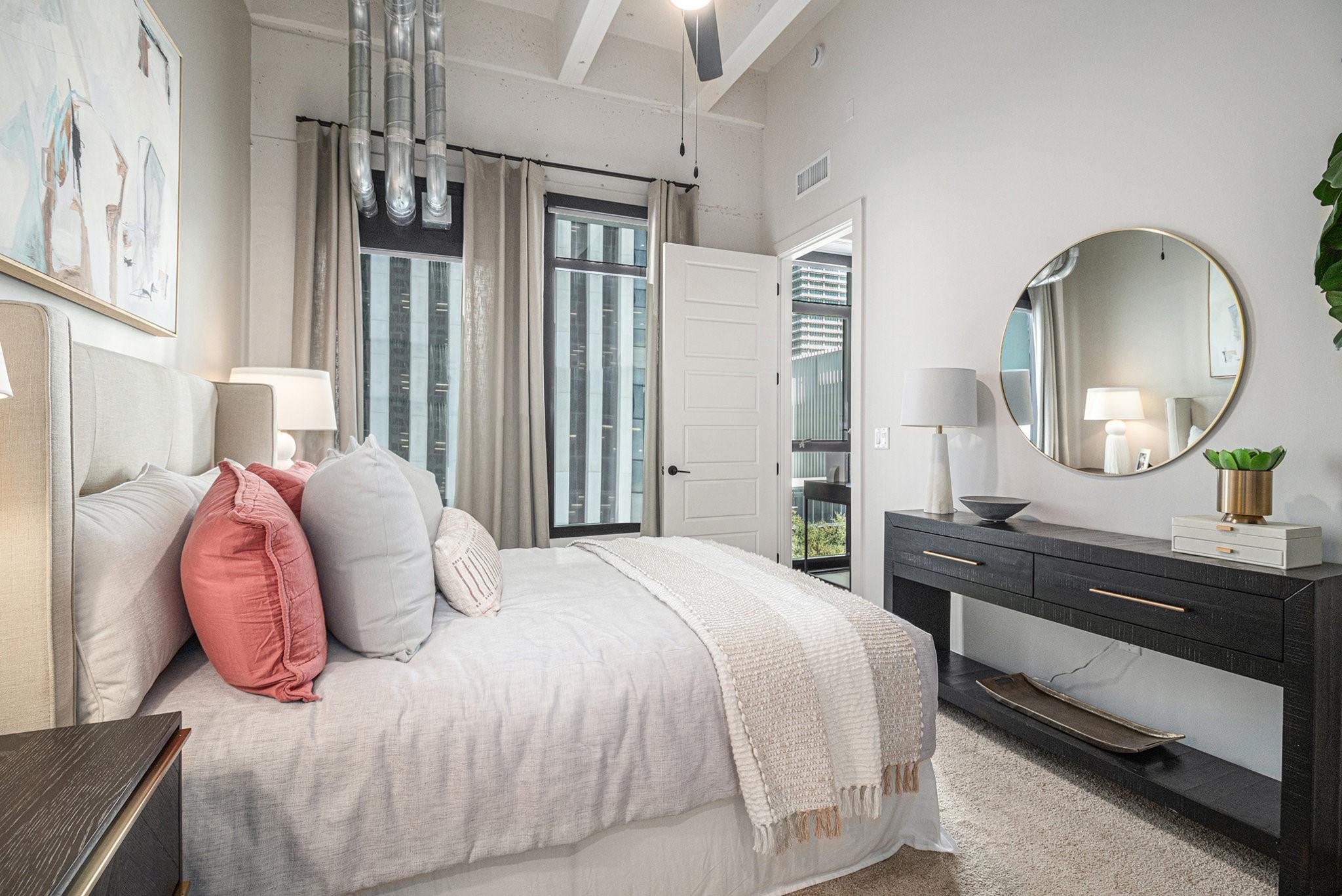 1801 Smith Street # 2007