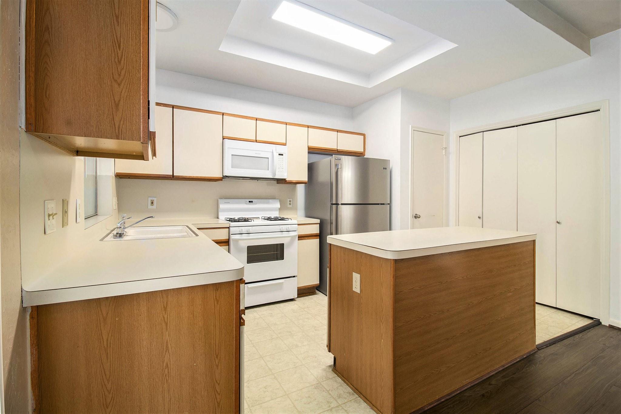 2930 Grant Lakes 2002