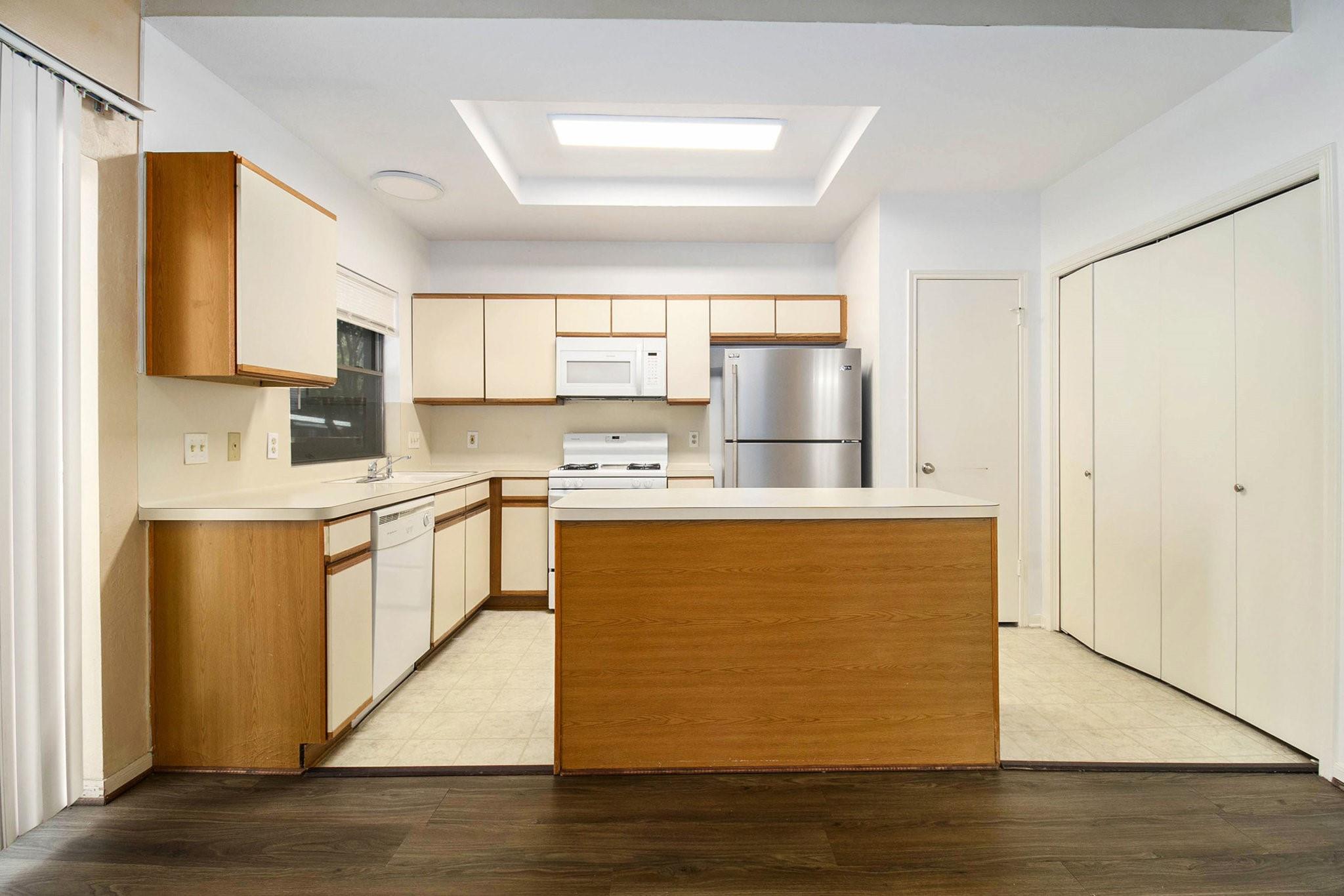 2930 Grant Lakes 2002