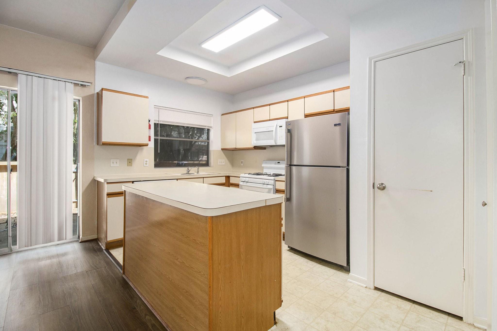 2930 Grant Lakes 2002