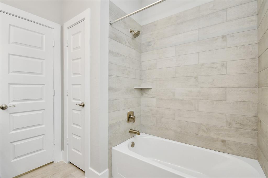 19719 Isola Breeze Drive