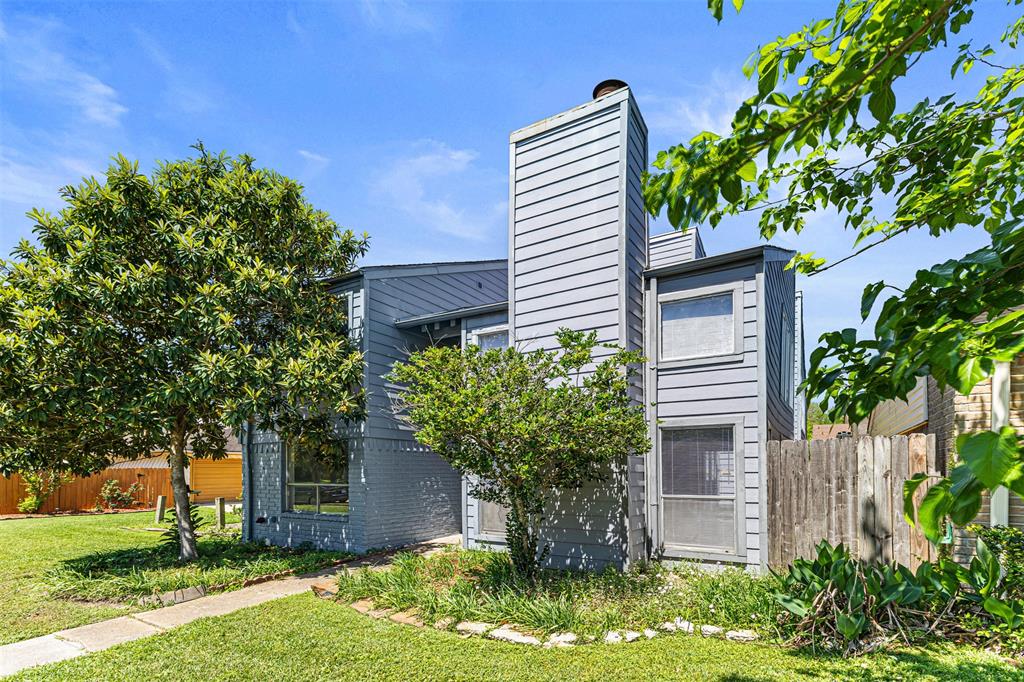 8712 Covent Garden St Street