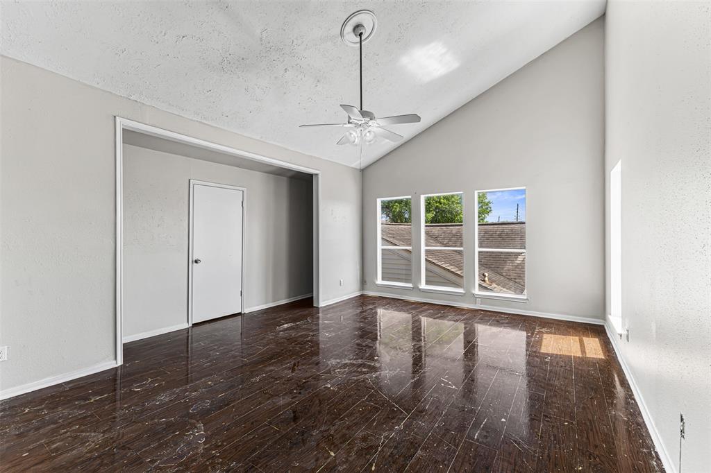 8712 Covent Garden St Street