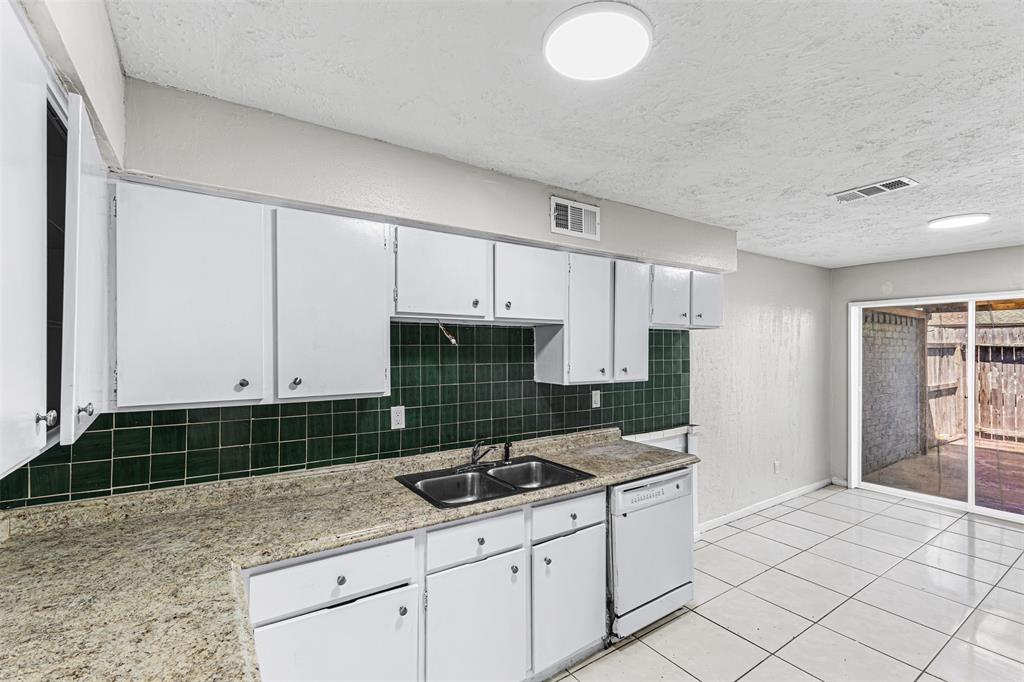 8712 Covent Garden St Street