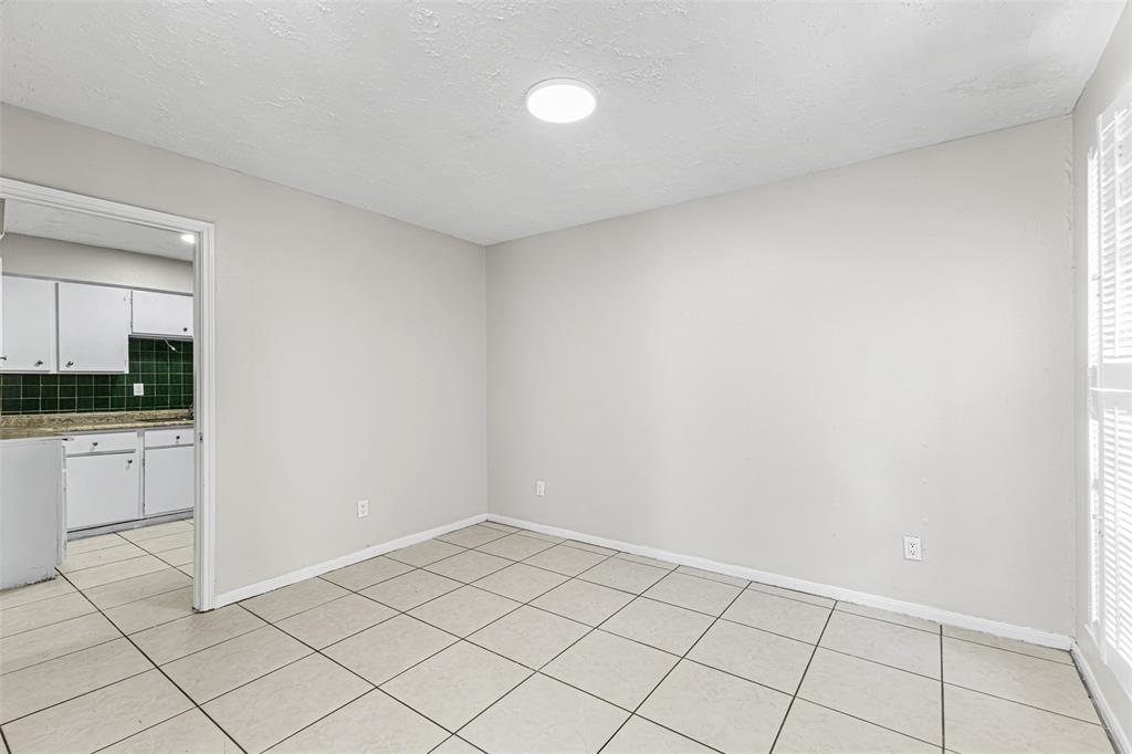 8712 Covent Garden St Street