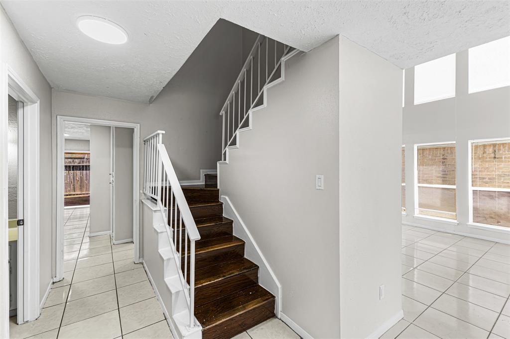 8712 Covent Garden St Street