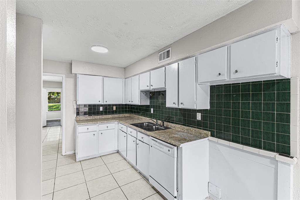 8712 Covent Garden St Street