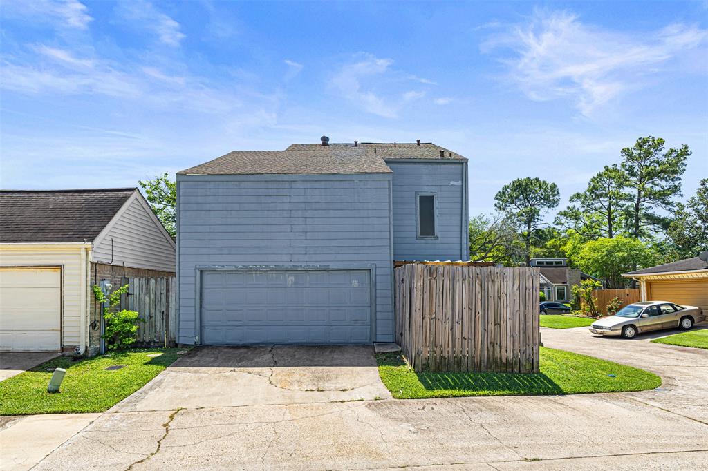 8712 Covent Garden St Street