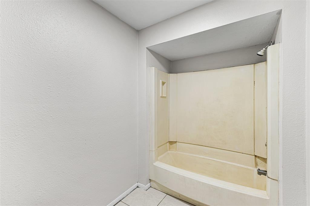 8712 Covent Garden St Street