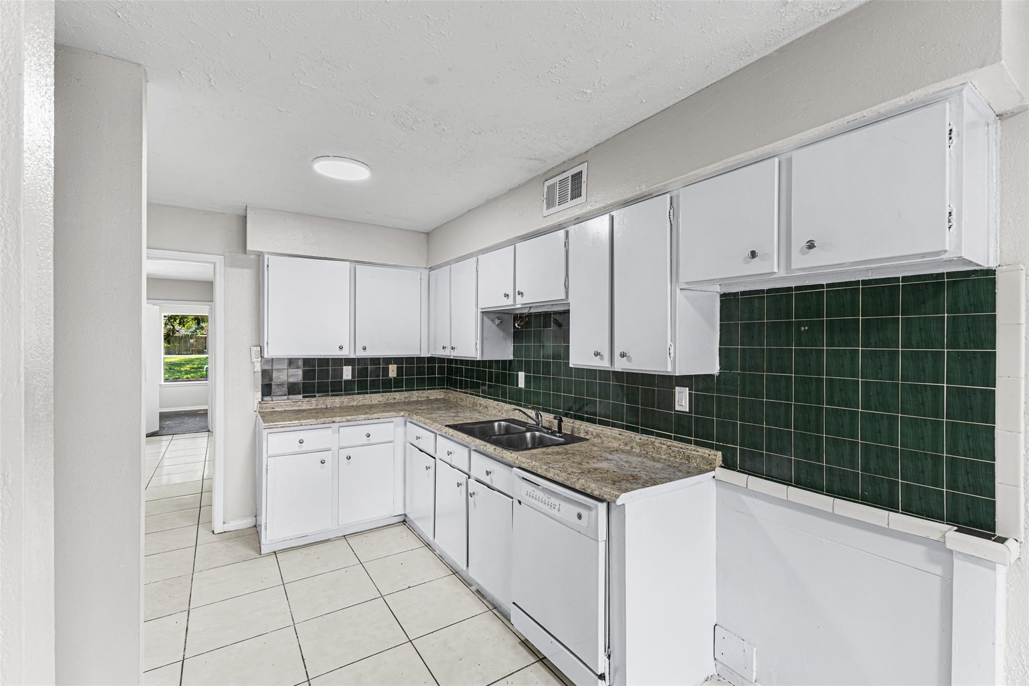 8712 Covent Garden St Street