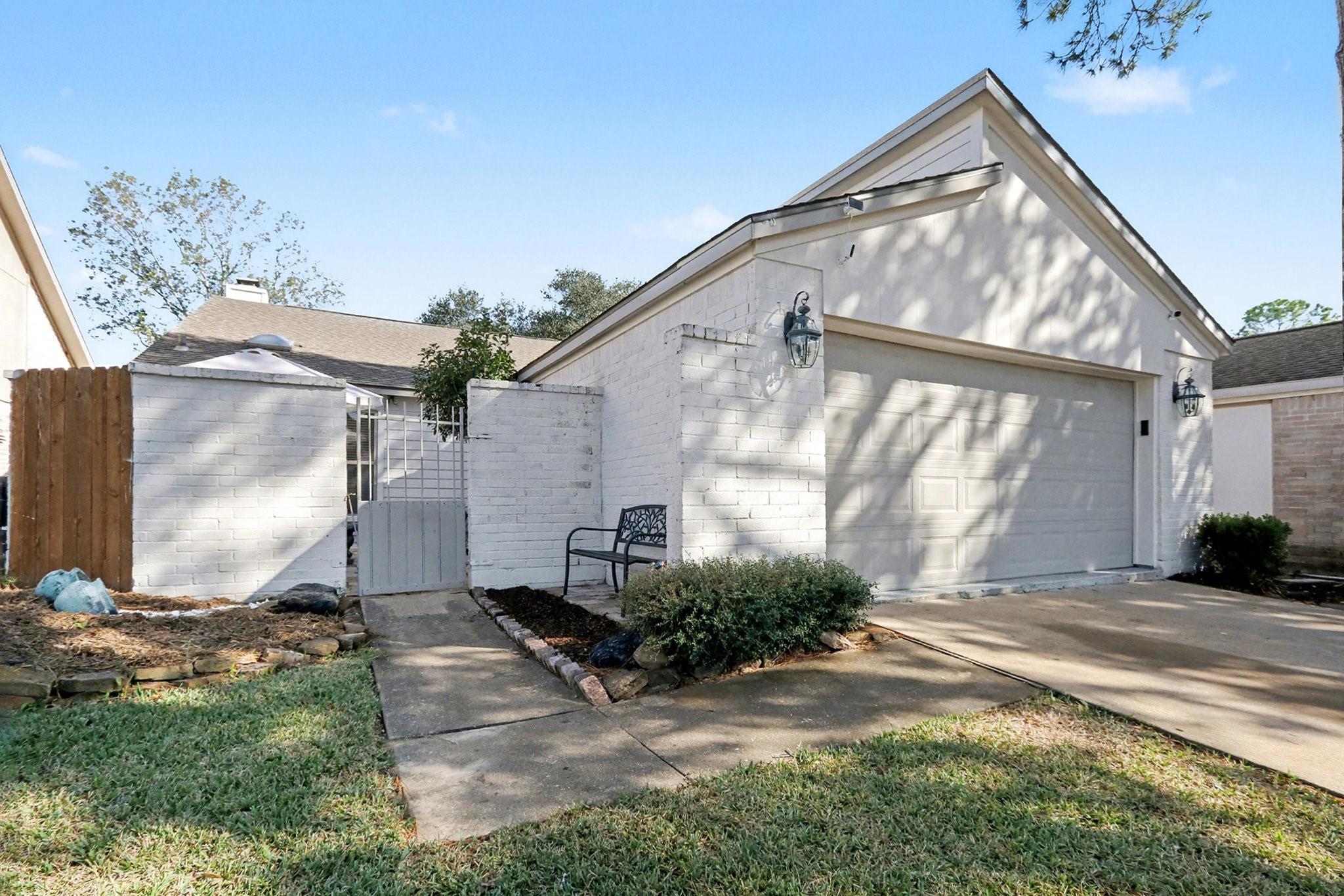 3407 South Briar Knoll Drive