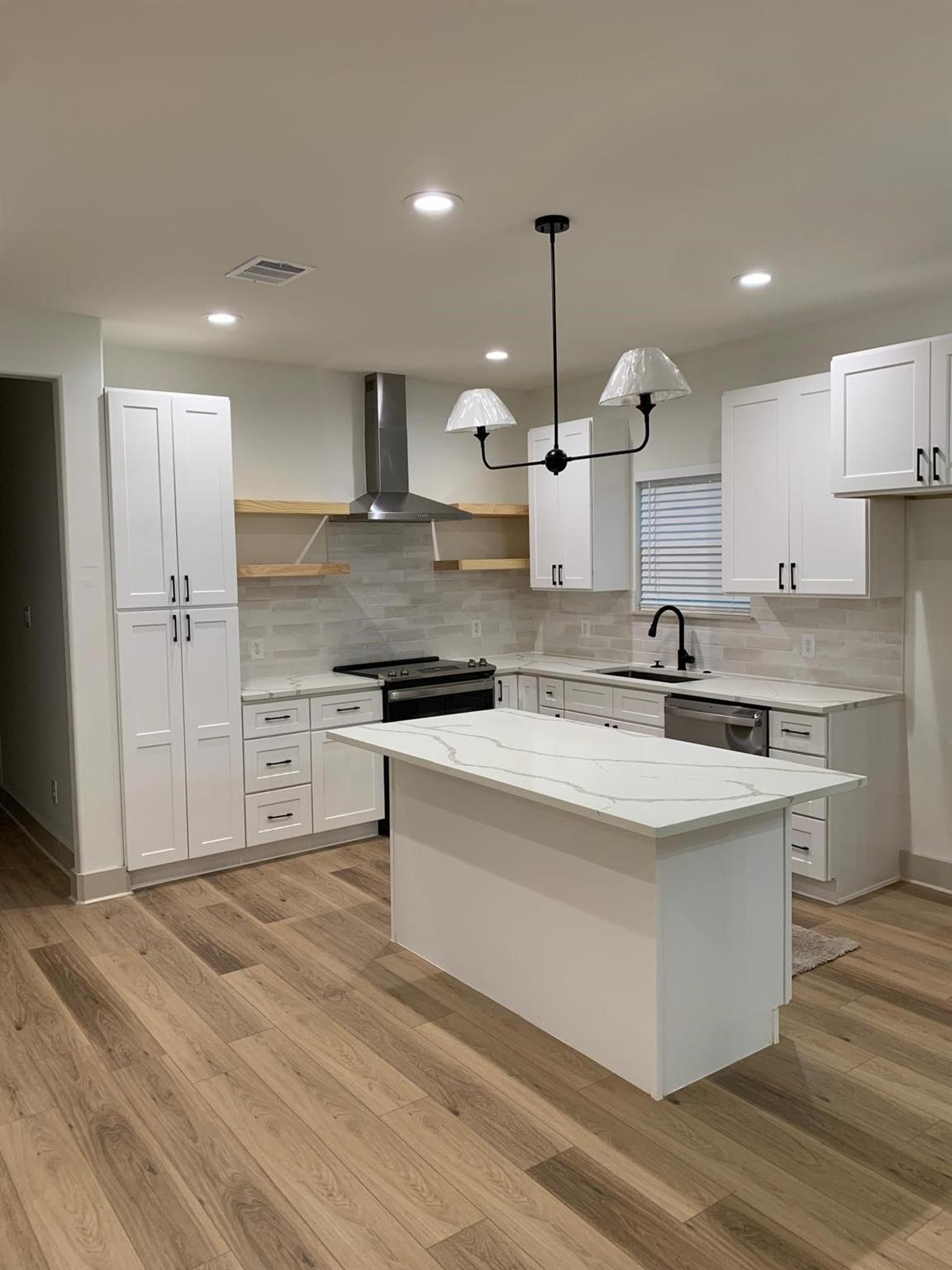 512 W Jefferson Street