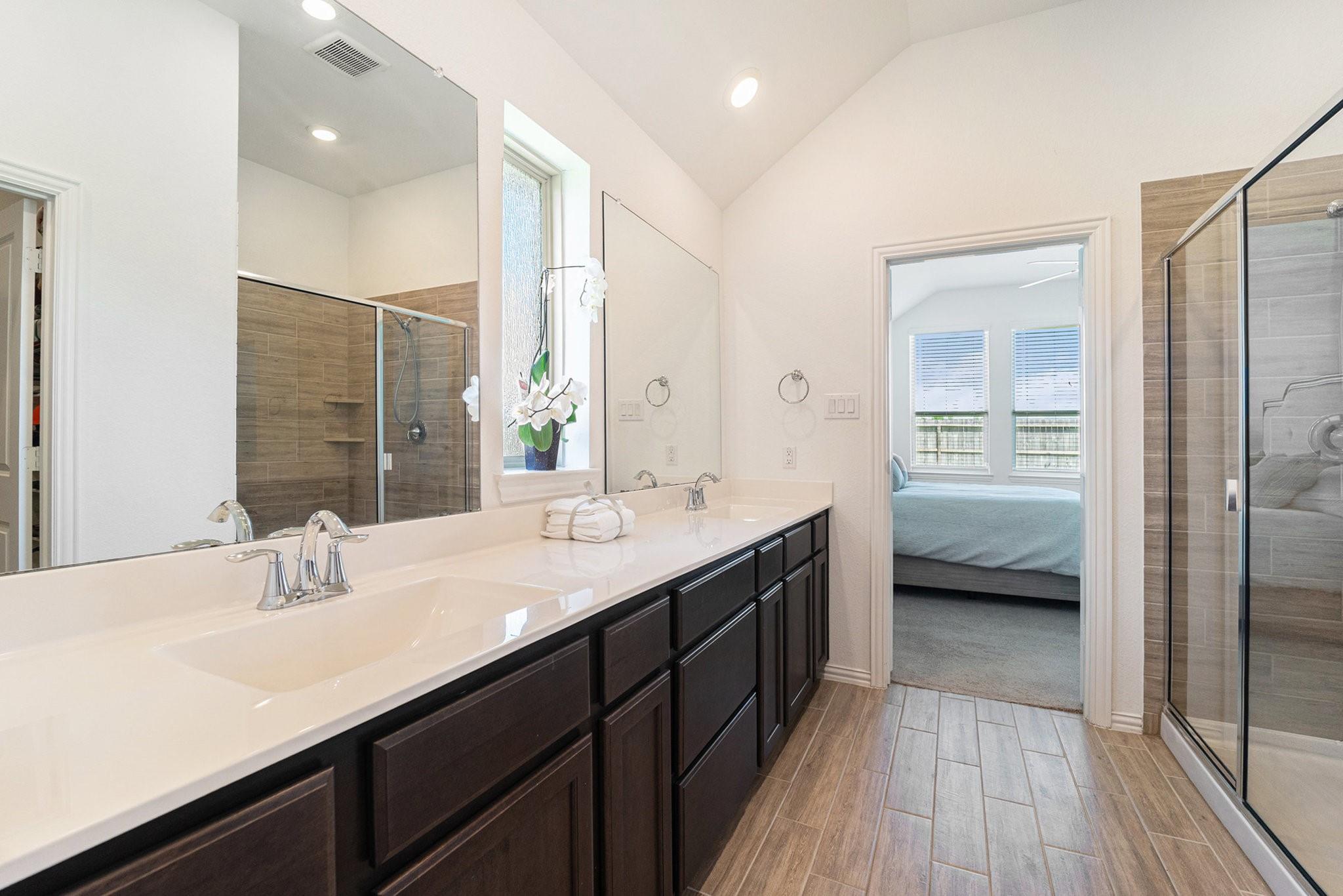 15207 Lakewood Avenue, Mont Belvieu