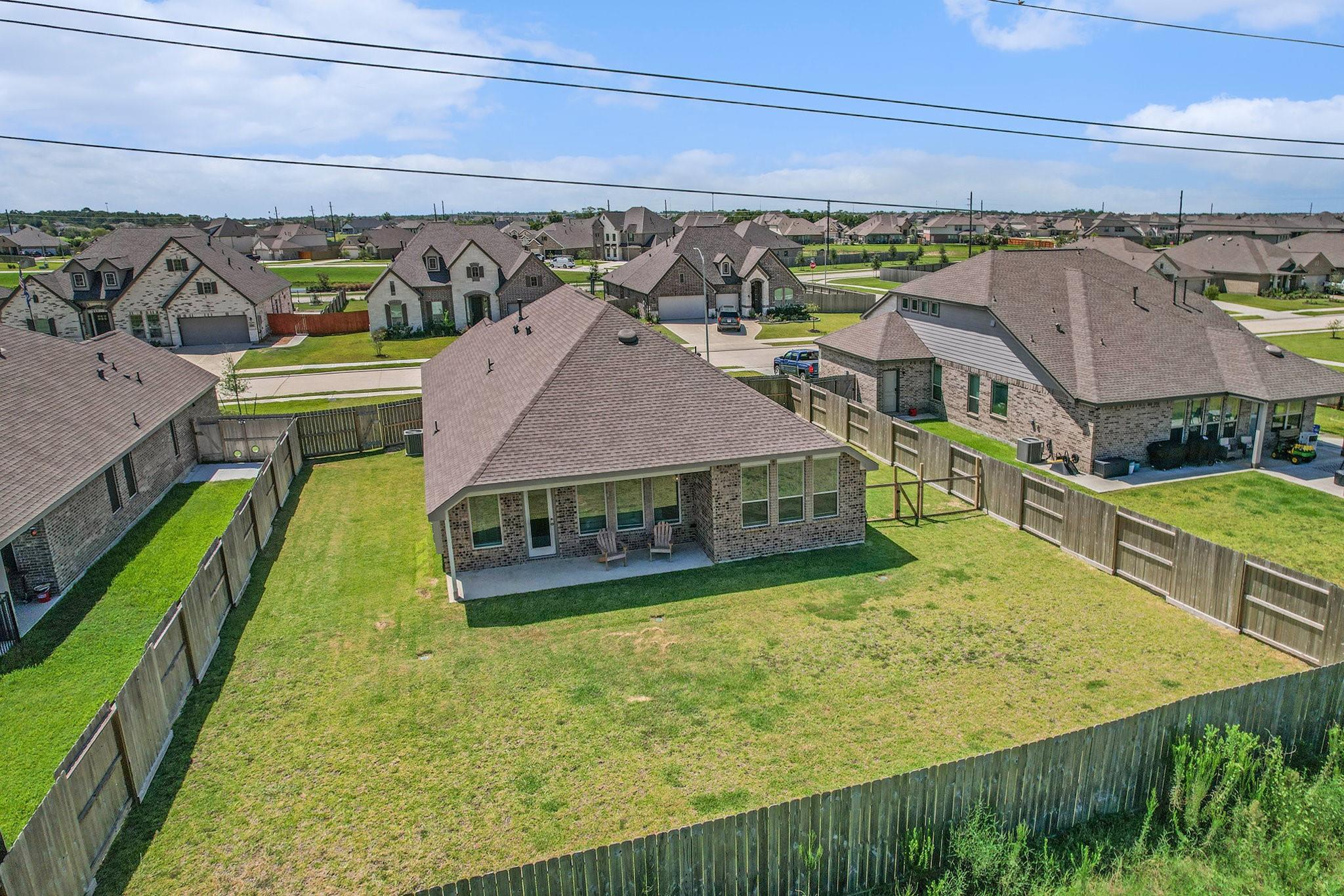 15207 Lakewood Avenue, Mont Belvieu