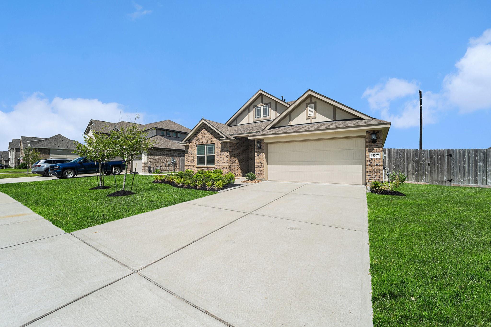 15207 Lakewood Avenue, Mont Belvieu