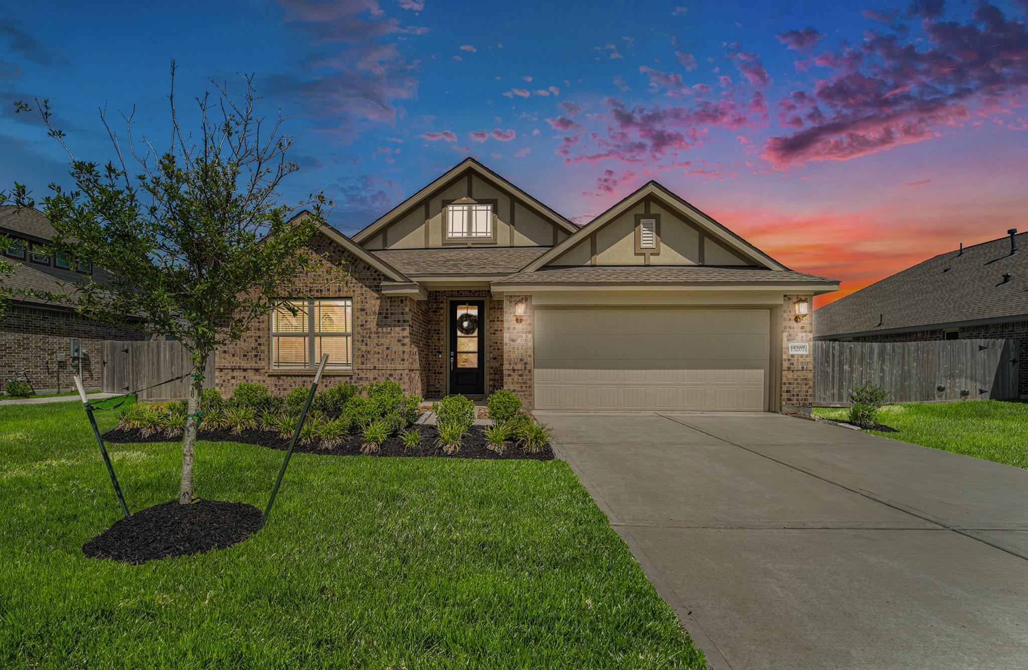 15207 Lakewood Avenue, Mont Belvieu