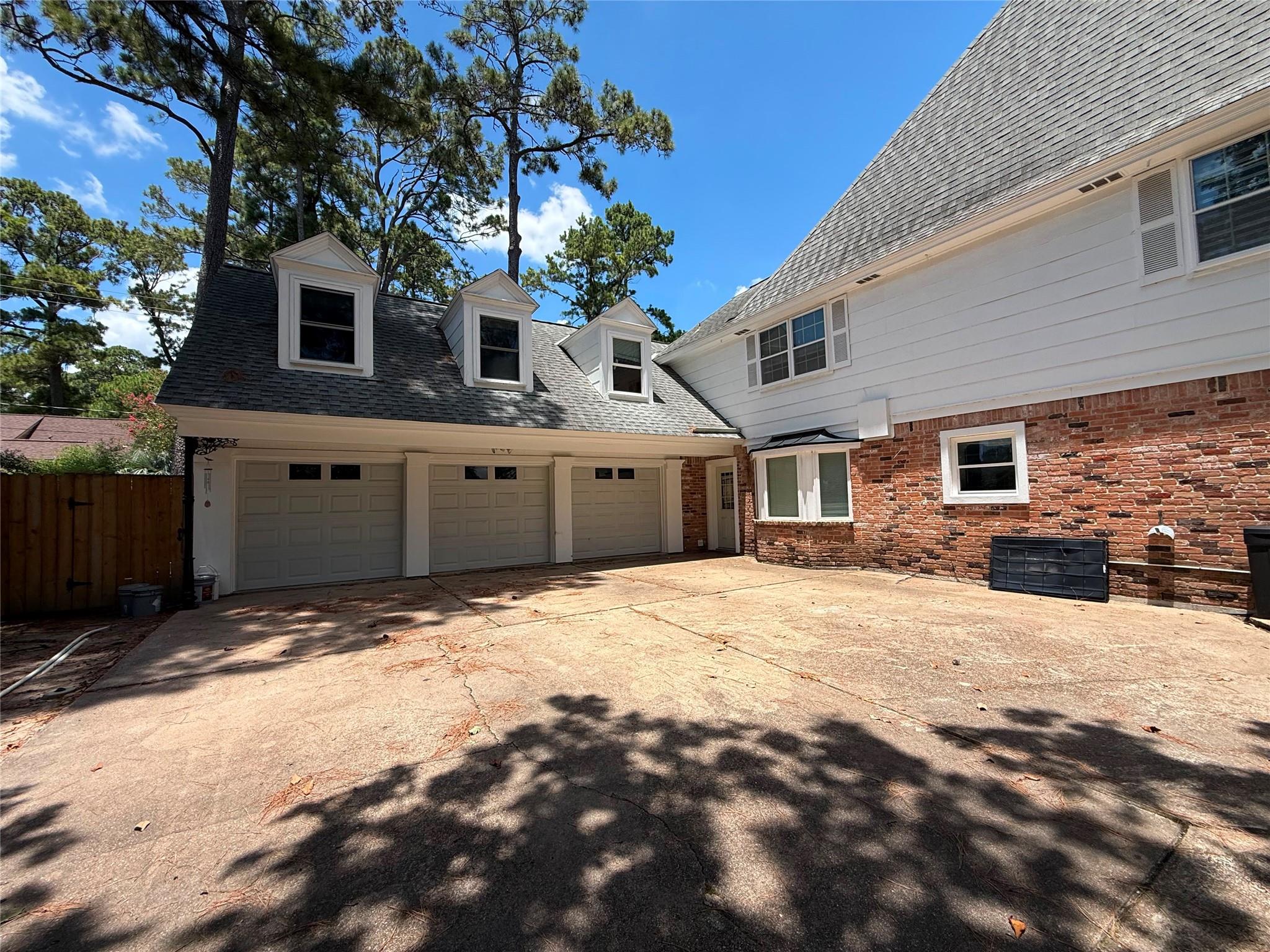 5414 Foresthaven Drive