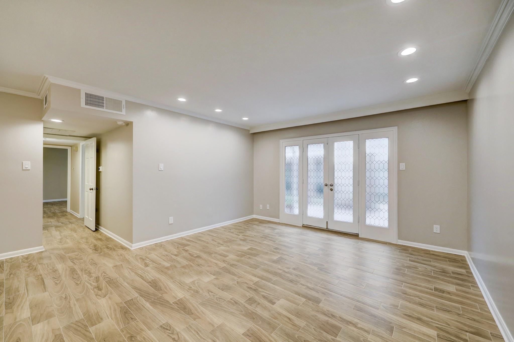 2230 S Piney Point Road # 103