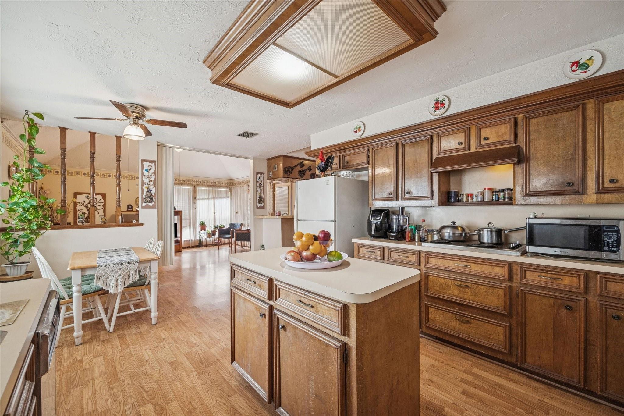 15427 Rio Plaza Drive