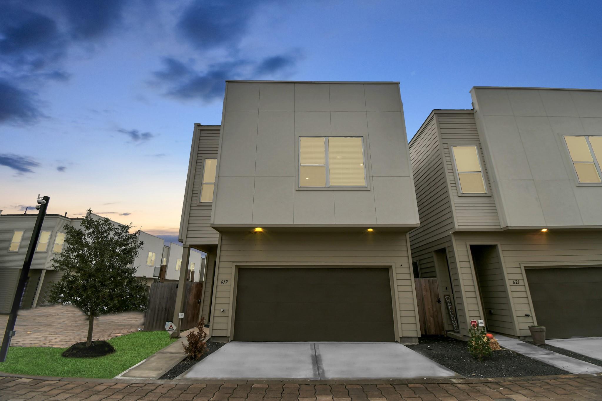 619 Thornton Oaks Lane