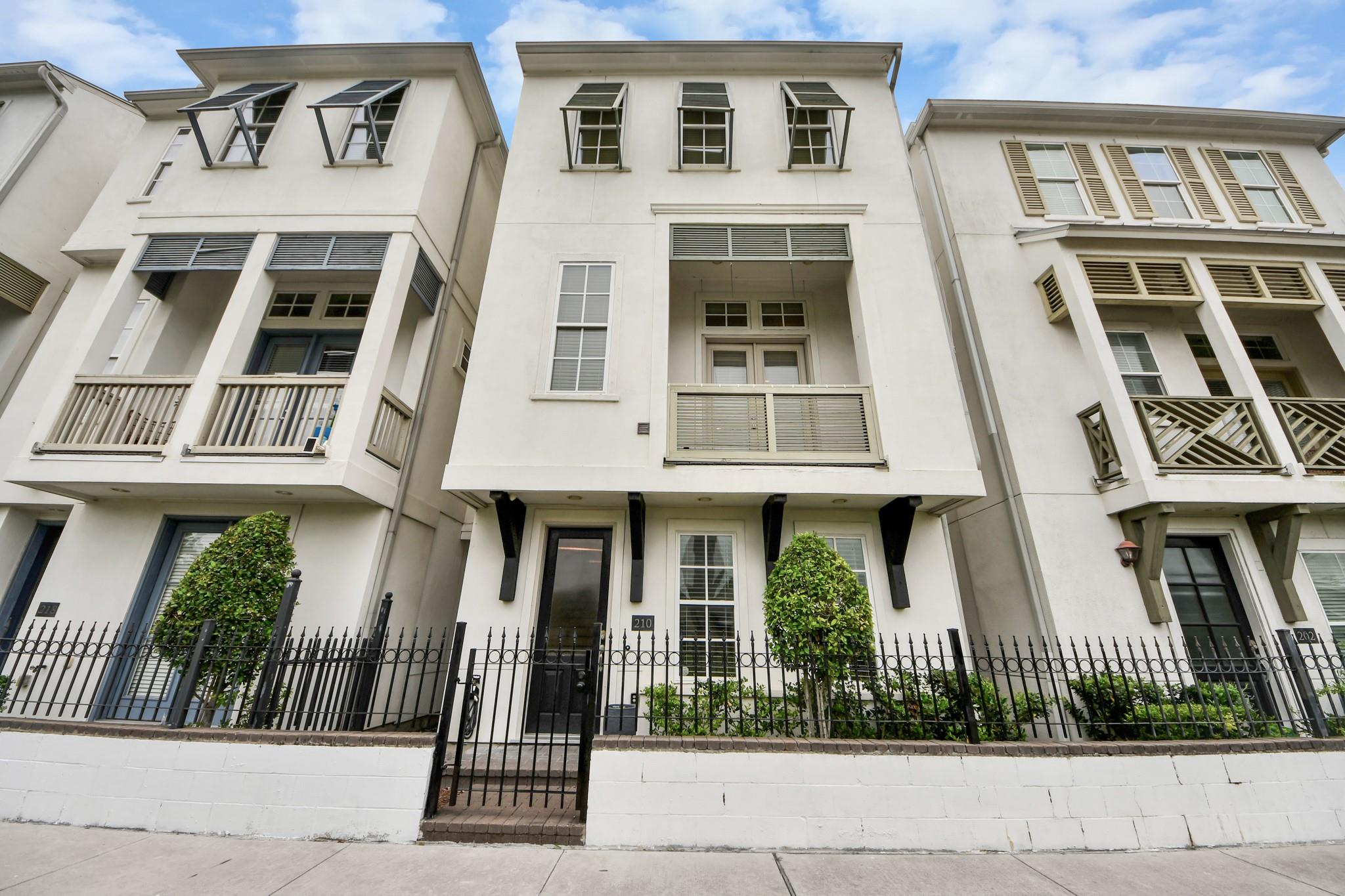 210 E 28th Street