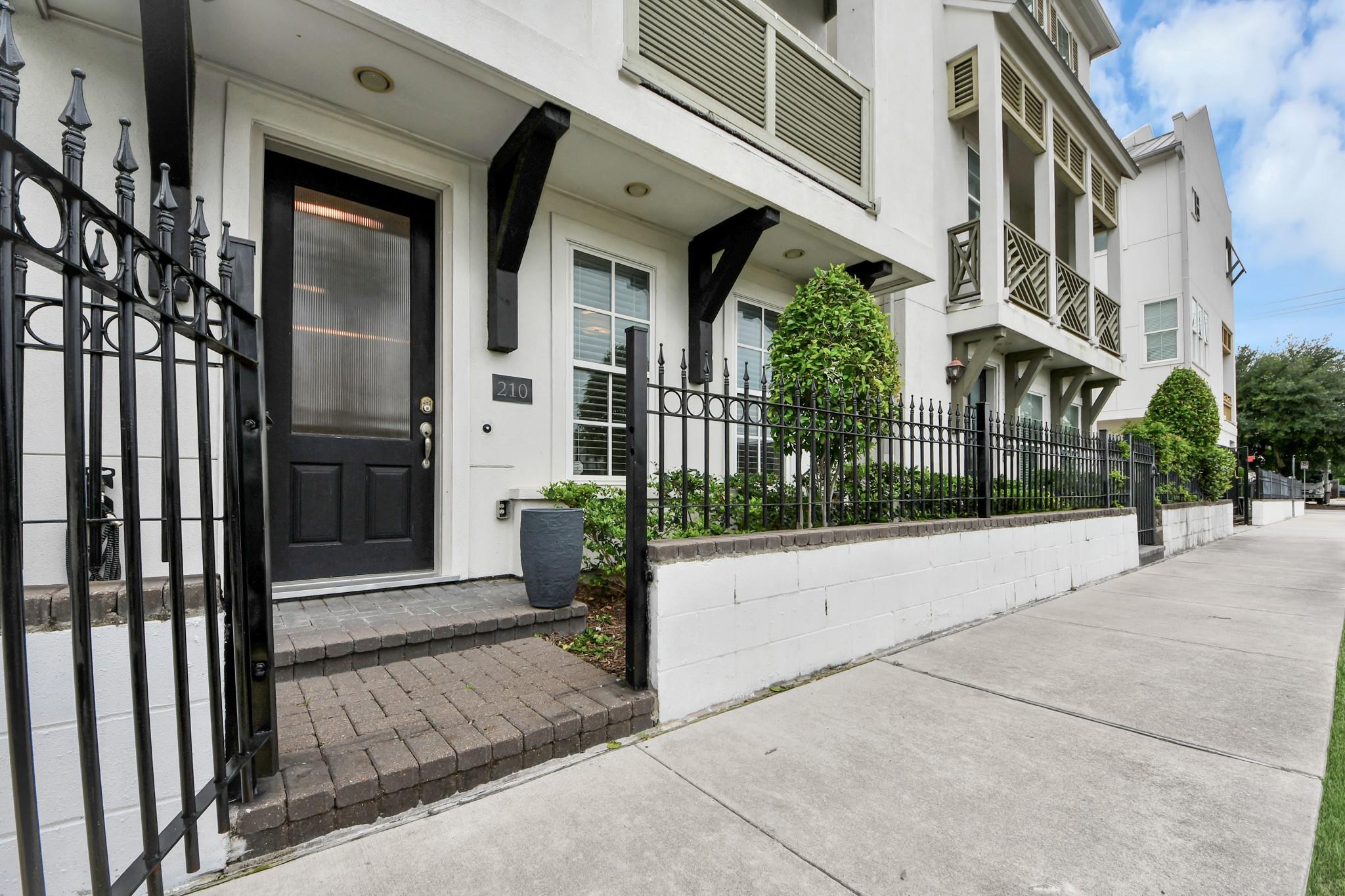 210 E 28th Street