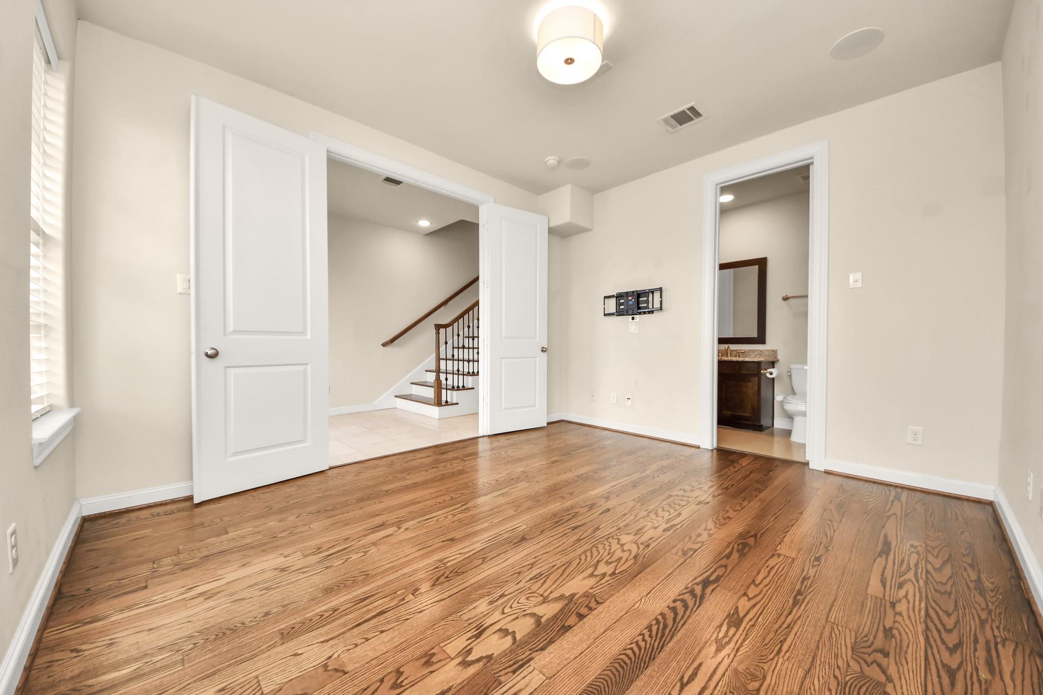 210 E 28th Street