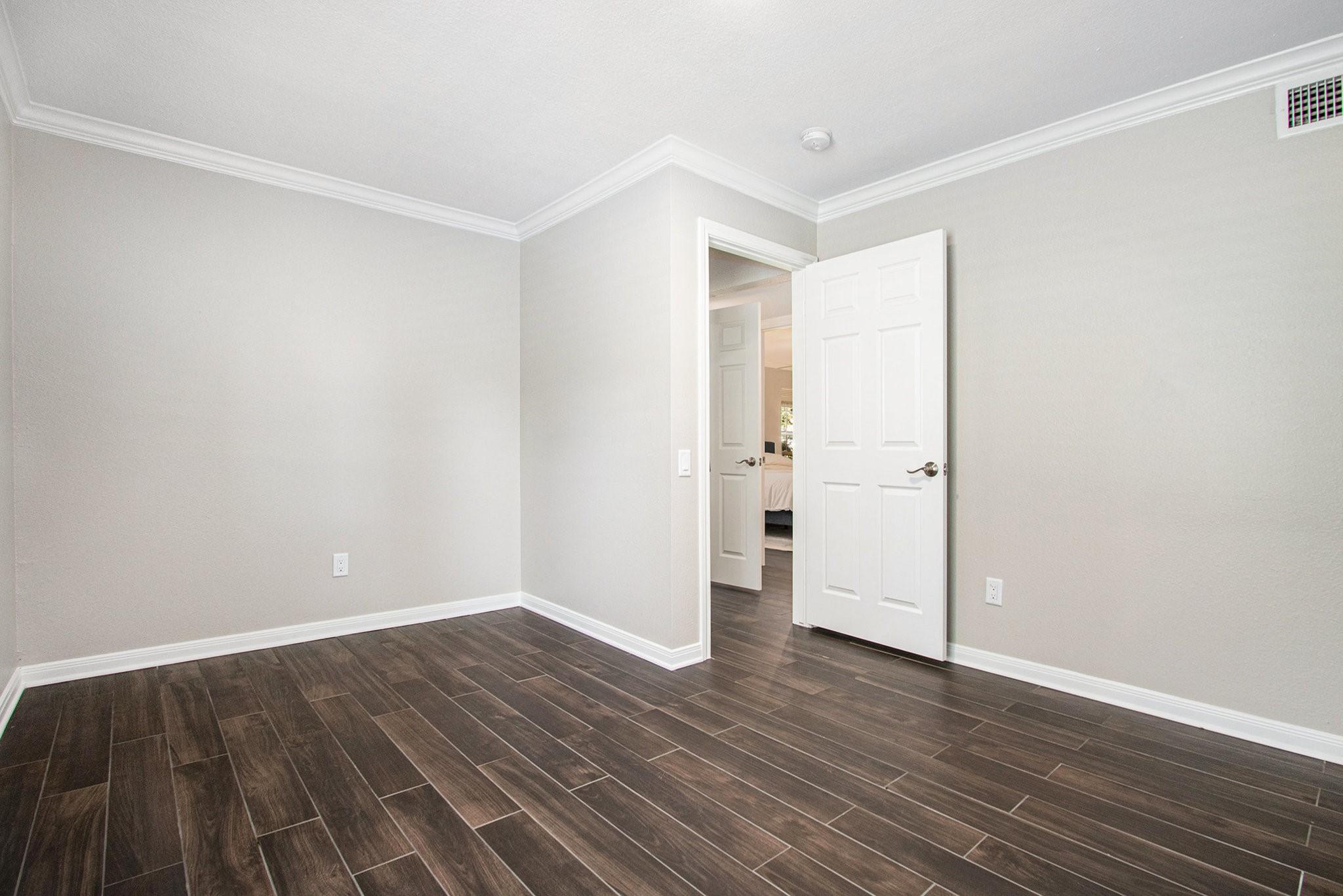 1880 White Oak Drive # 111